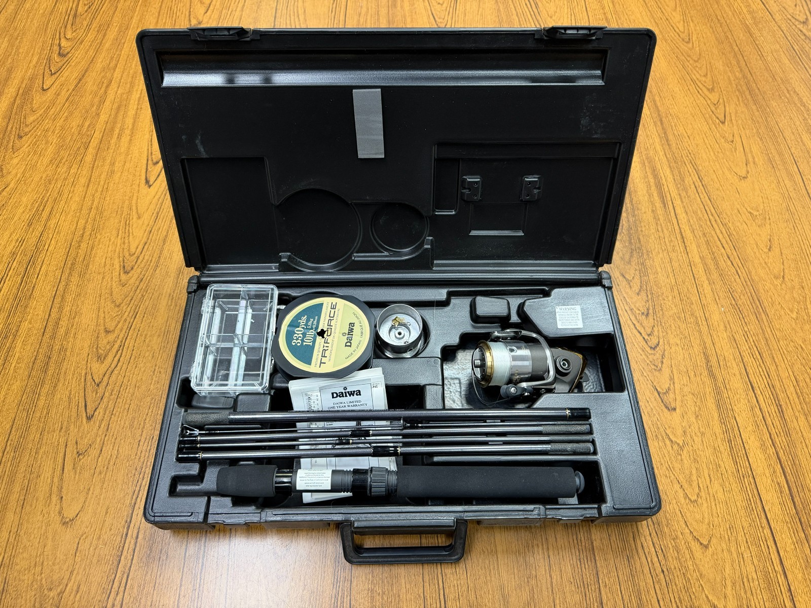 Vintage Daiwa Laguna 2500 Executive Travel Pack (Fishing Reel & Rod)