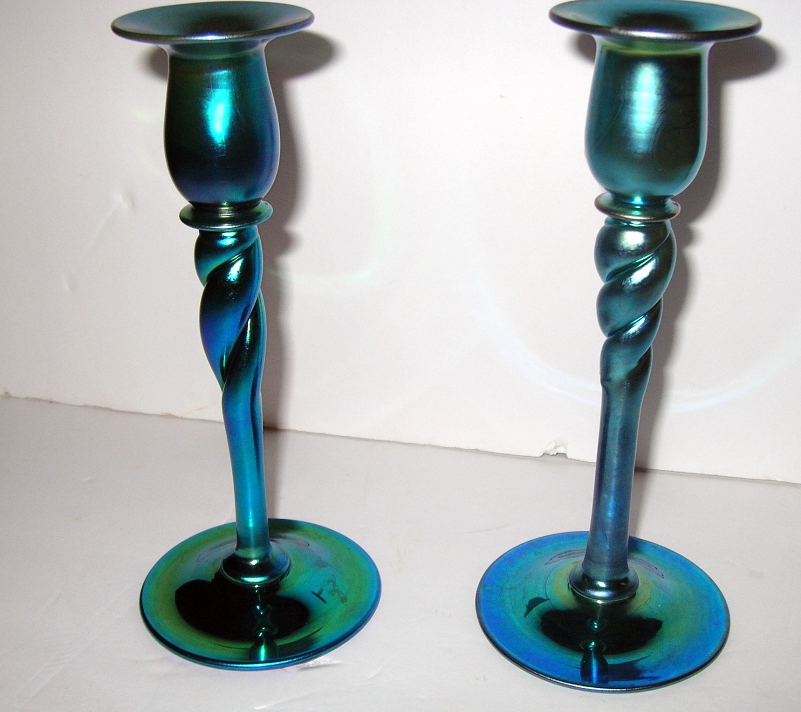 Antique Steuben Blue Aurene Twisted 8\ Antique Steuben Blue Aurene Twisted 8\