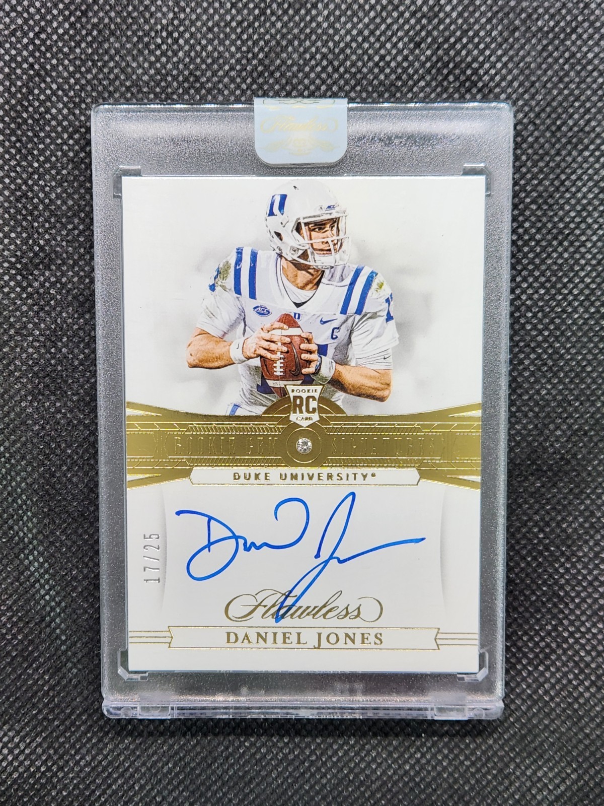 2019 Flawless Collegiate Daniel Jones RC Gold Diamond On-Card Auto /25