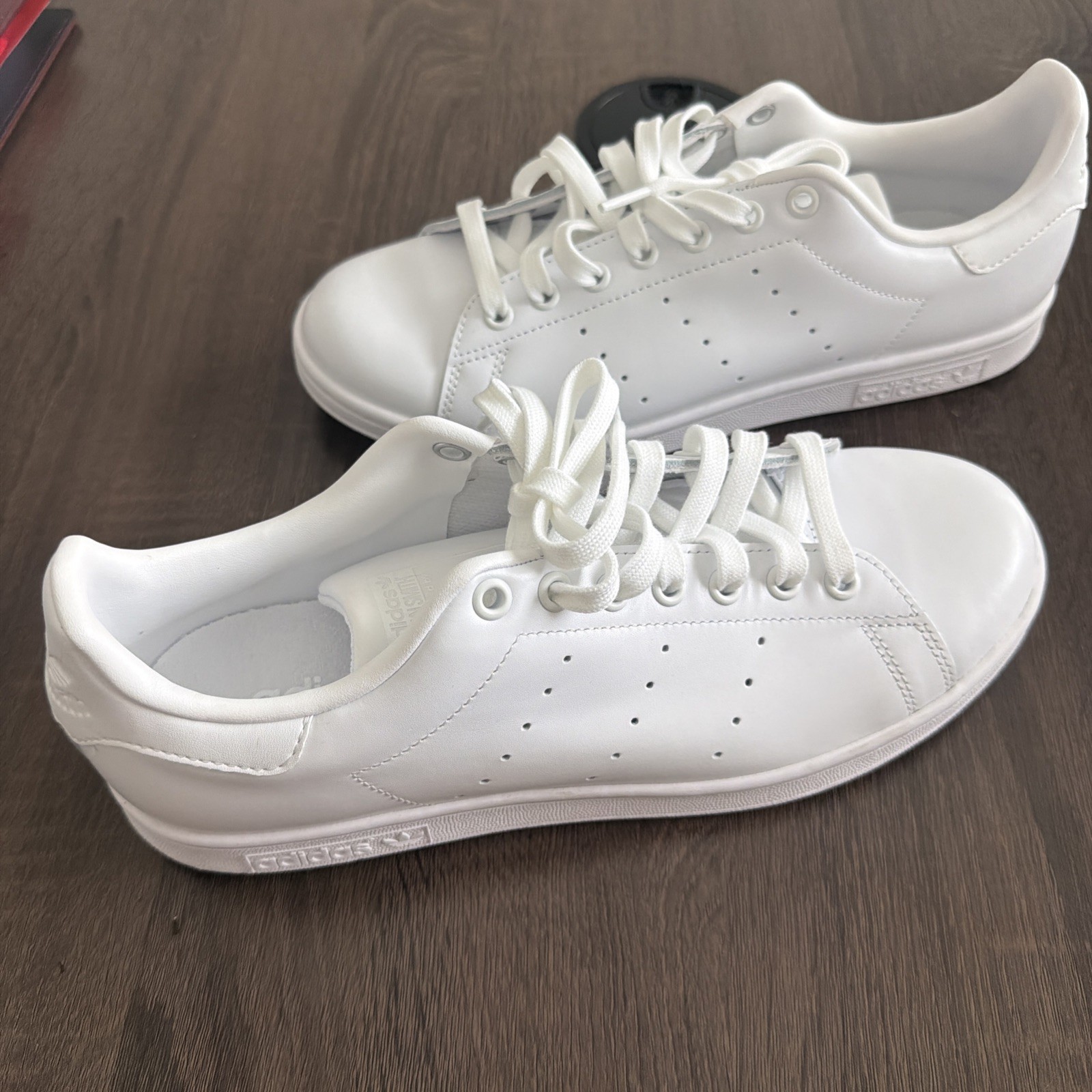 adidas Stan Smith Men’s Low Top Leather Sneakers Triple White S75104 Men size 9 adidas Stan Smith Men’s Low Top Leather Sneakers Triple White S75104 Men size 9