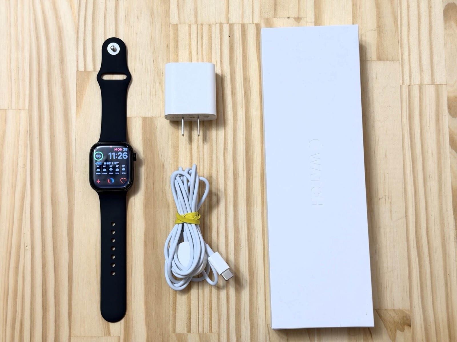 Apple Watch 10 Cellular 42mm Jet Black w/ Sport Band - BH 100% Apple Watch 10 Cellular 42mm Jet Black w/ Sport Band - BH 100%