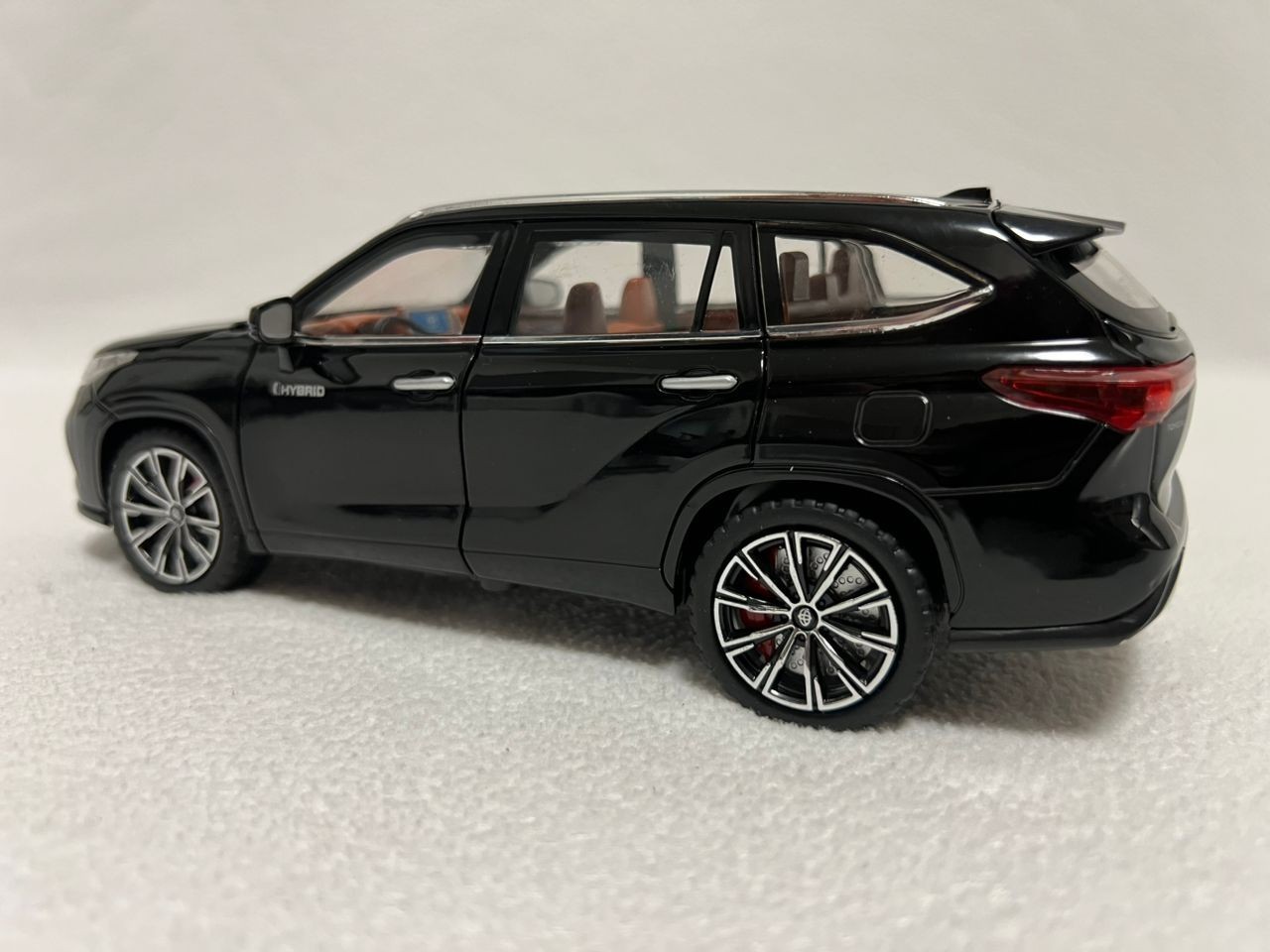 1/24 Toyota Highlander SUV Diecast Vehicle Model Car Toy Collectible Sound&Light
