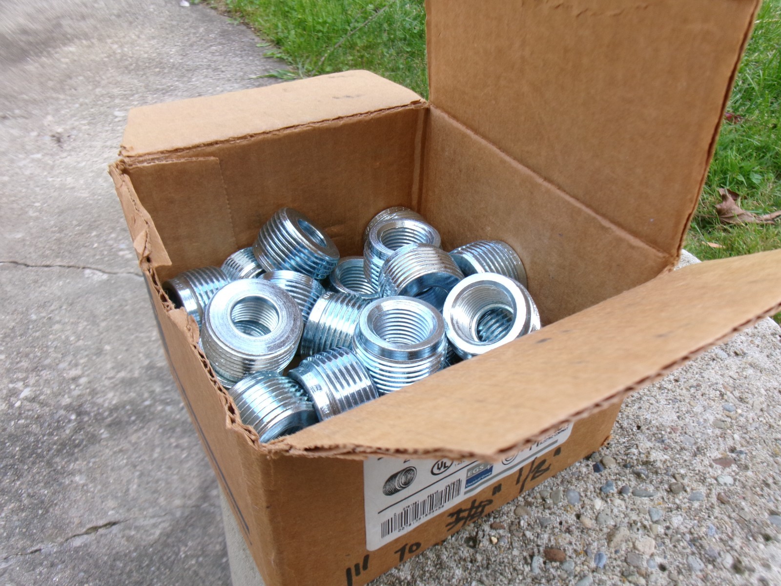 Appleton RB10050 Reducing Bushings 1 to 1/2 inch.  Steel Reducers. QTY 24