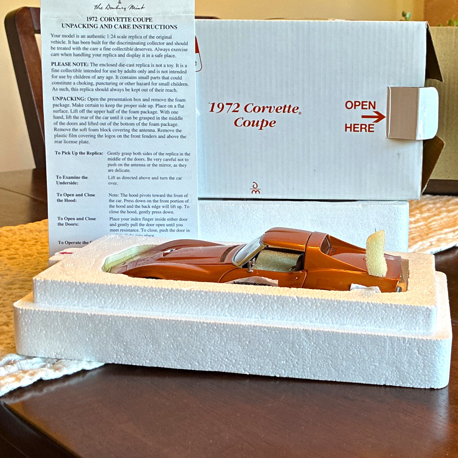 The Danbury Mint 1972 Chevrolet Corvette Coupe 1:24 Diecast Orange Unopened