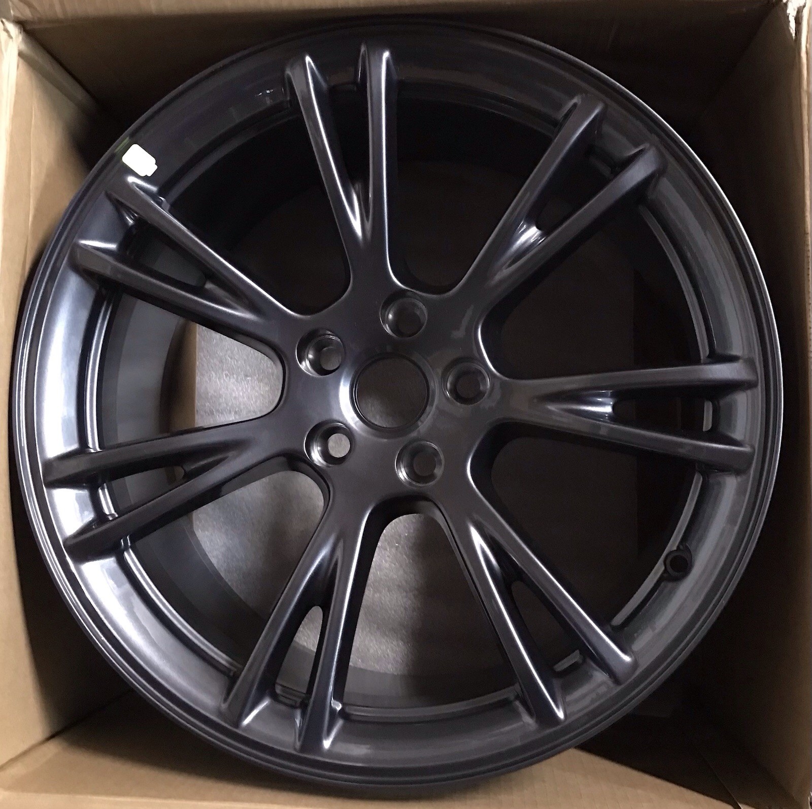2024-2025 Tesla Model Y Gemini Gray 19” rim 2024-2025 Tesla Model Y Gemini Gray 19” rim