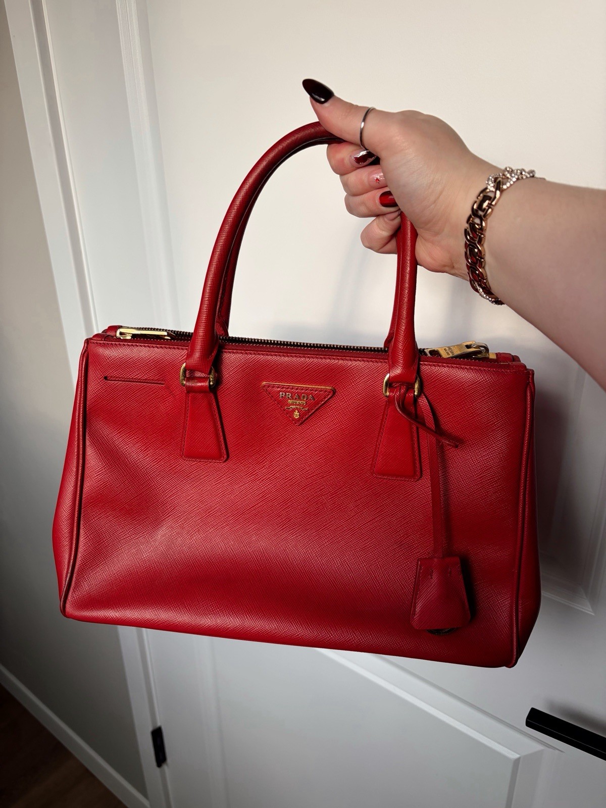 Authentic PRADA Saffiano Lux Galleria Double Zip Tote Fuoco Red Authentic PRADA Saffiano Lux Galleria Double Zip Tote Fuoco Red