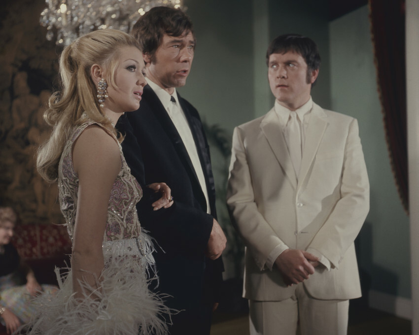 Mike Pratt and Kenneth Cope and Annette Andre in Randall and Hopkirk in eveni