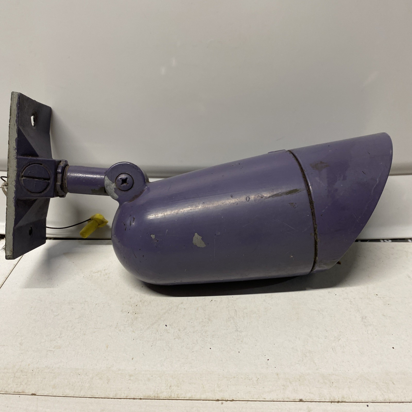 Vintage Industrial Bullet Lamp Light Landscape Floodlight Assembly - Read