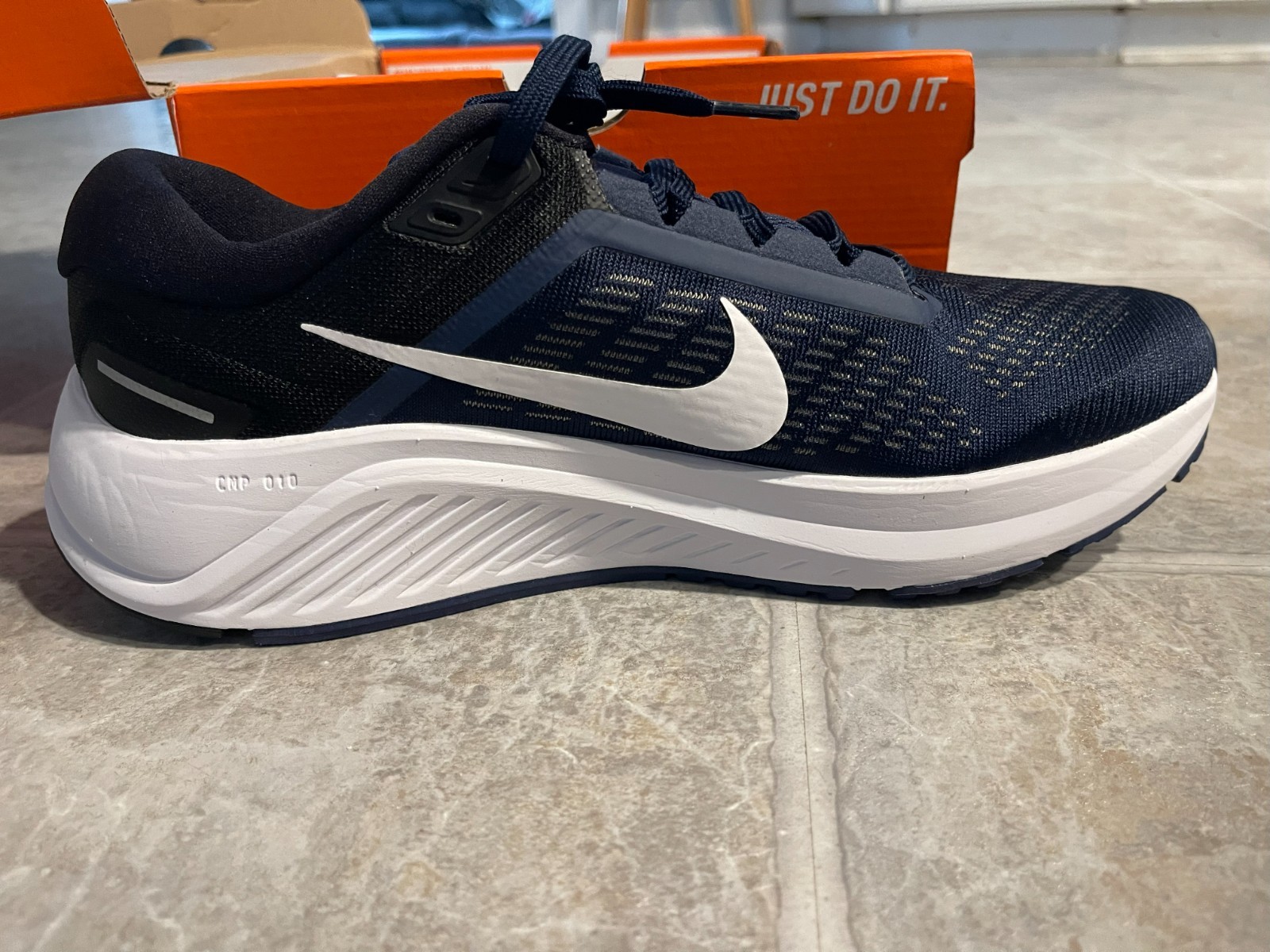 Nike Air Zoom Structure 24 Midnight Navy Size 9.5 Mens Nike Air Zoom Structure 24 Midnight Navy Size 9.5 Mens