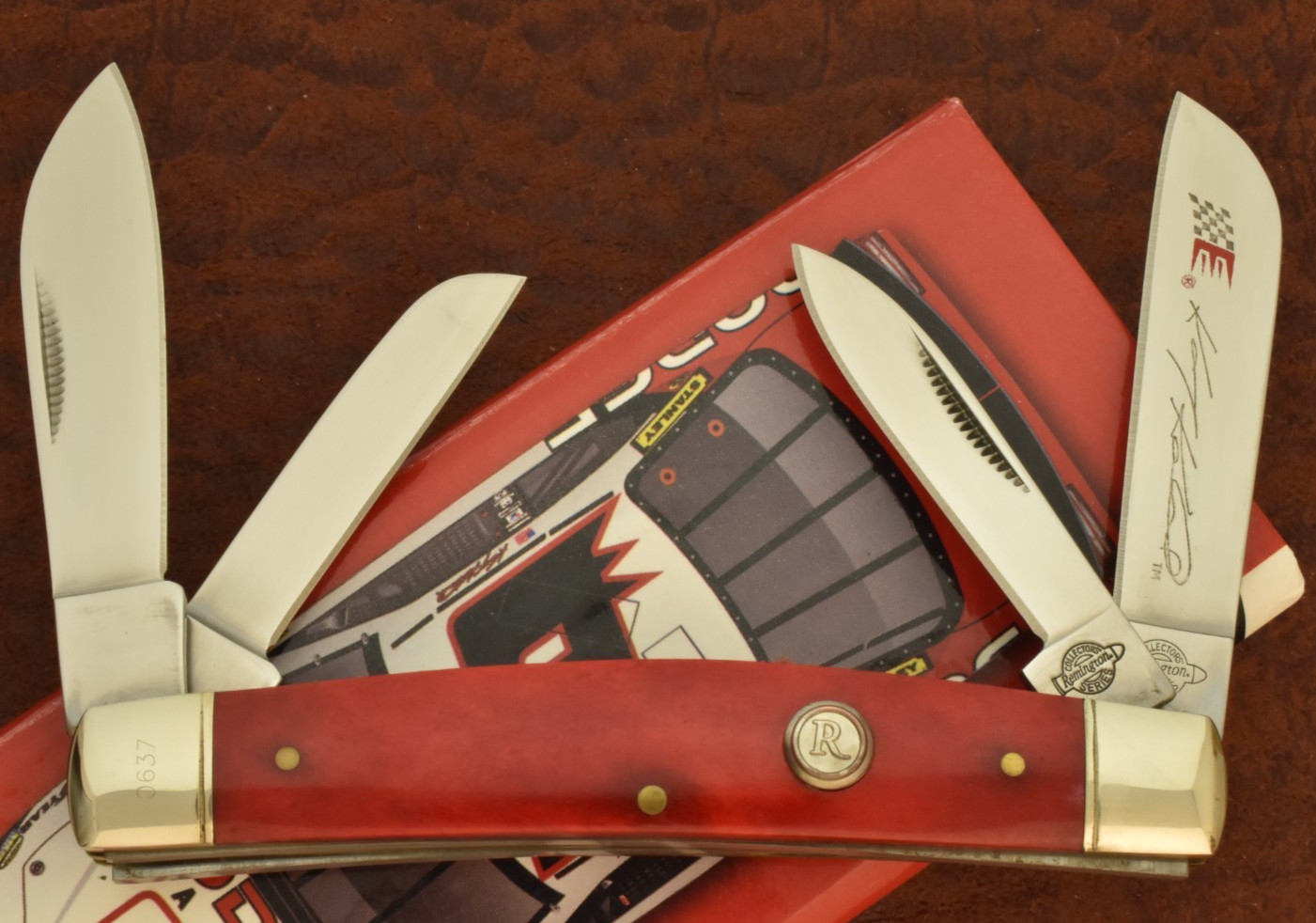 REMINGTON COLLECTOR NASCAR KASEY KAHNE RED BONE JUMBO COGRESS KNIFE (34288)