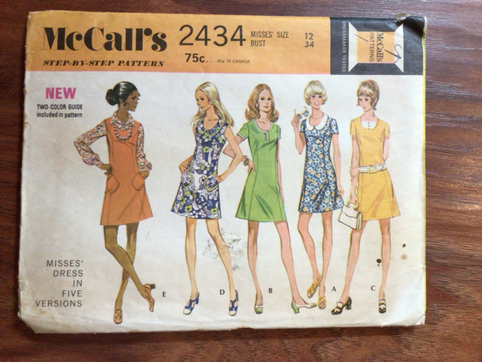 Vintage McCall’s 2434. Women’s shift dress sz 12  from 1970 bust 34”