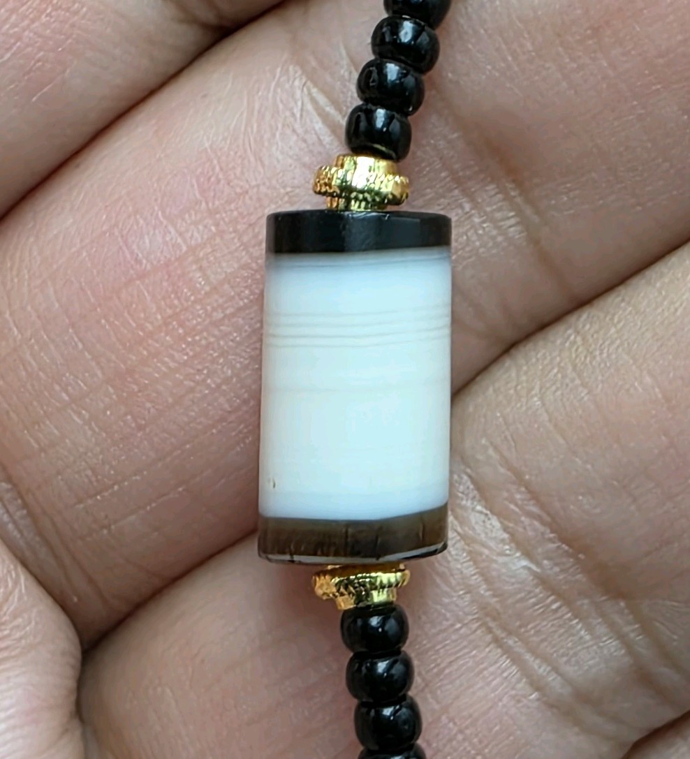 Old Antique Agate Yemeni Banded Agate Beads Necklace Old Antique Agate Yemeni Banded Agate Beads Necklace