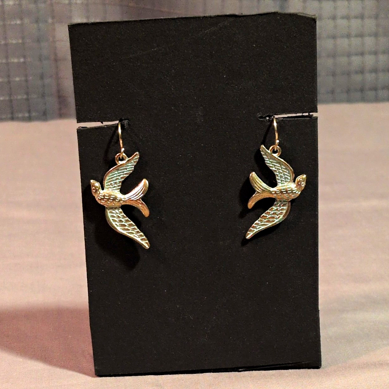 Silver Tone Swallow Bird Dangle Drop Earrings Metal Hook Closure No Stone Silver Tone Swallow Bird Dangle Drop Earrings Metal Hook Closure No Stone