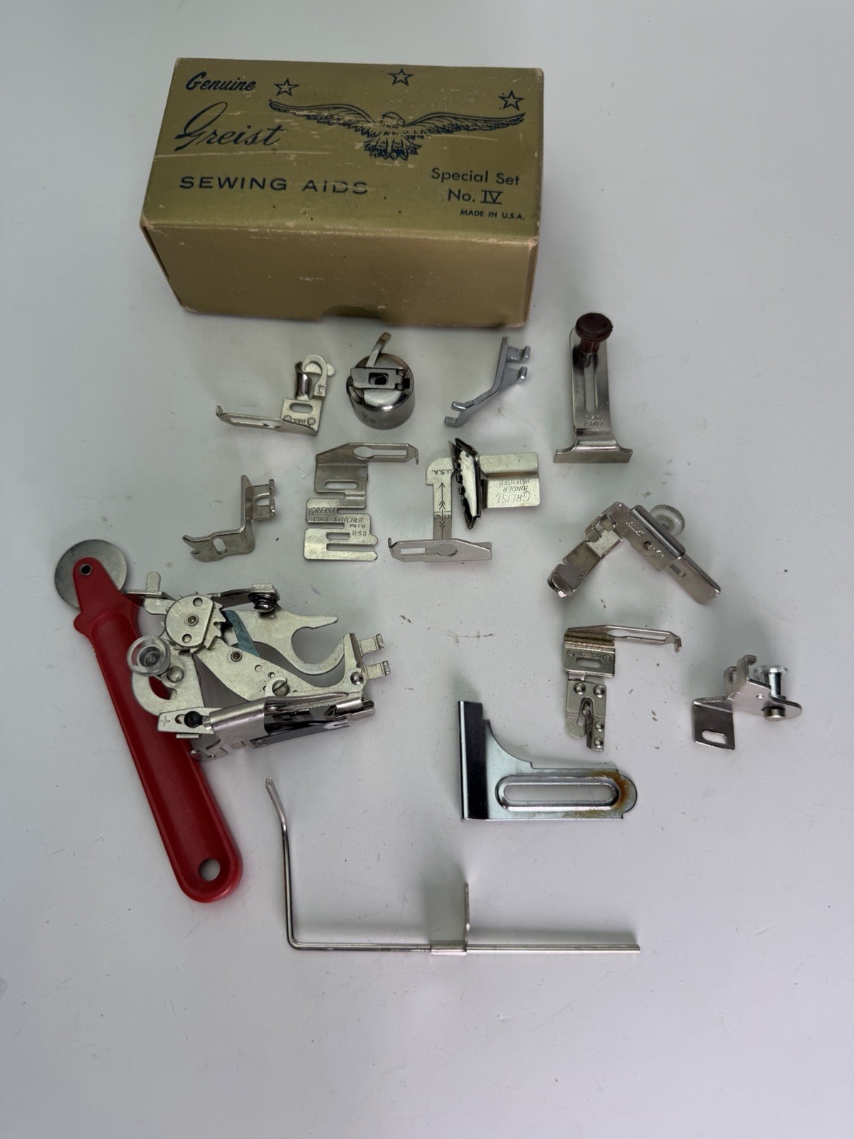 Vtg Greist Sewing Machine Attachments Low Shank Feet Ruffler Binder Quilt Hemmer