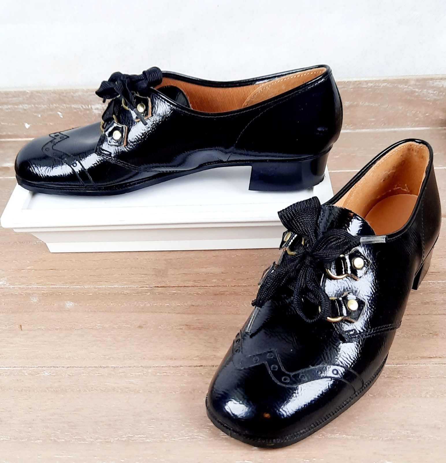 Girls Vtg 60s Oxford Shoes Black Vinyl sz 2 NOS Vegan Girls Vtg 60s Oxford Shoes Black Vinyl sz 2 NOS Vegan