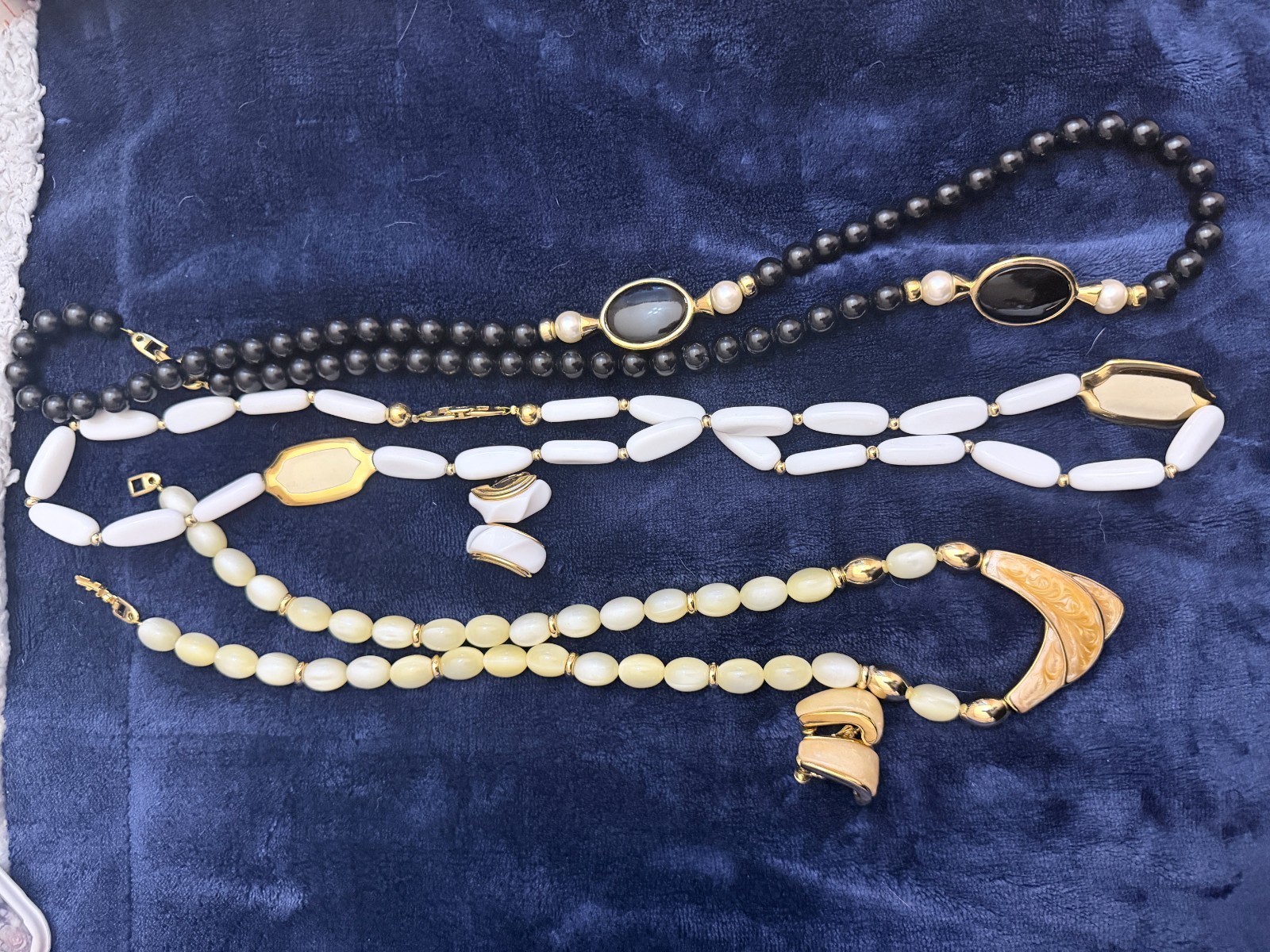 Vintage Napier Necklace Earrings Lot Moonglow Black Faux Pearl White Bead Enamel