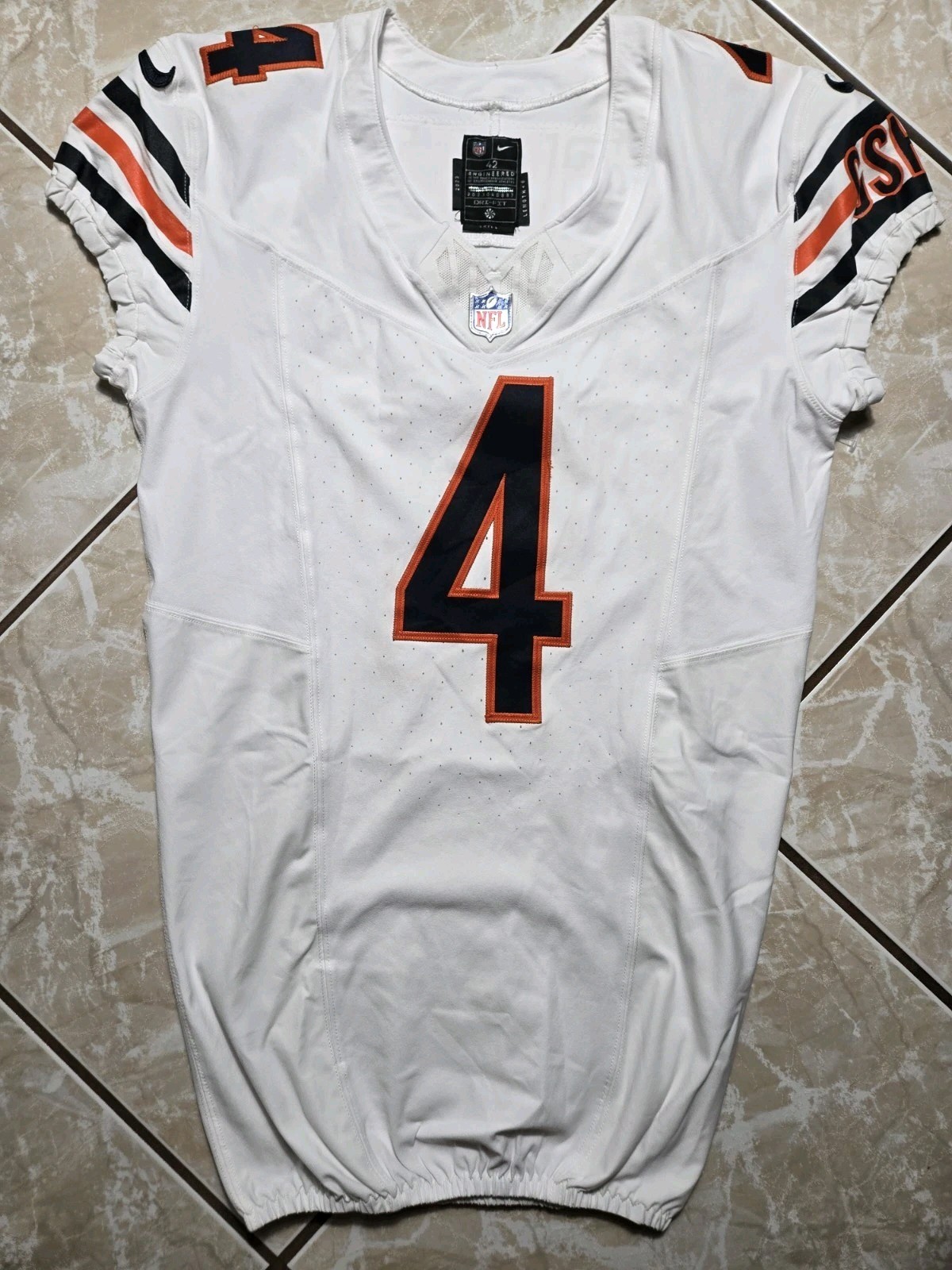 Nike D'Andre Swift Autographed Chicago Bears 2023 Game Issued Jersey Size 42+6