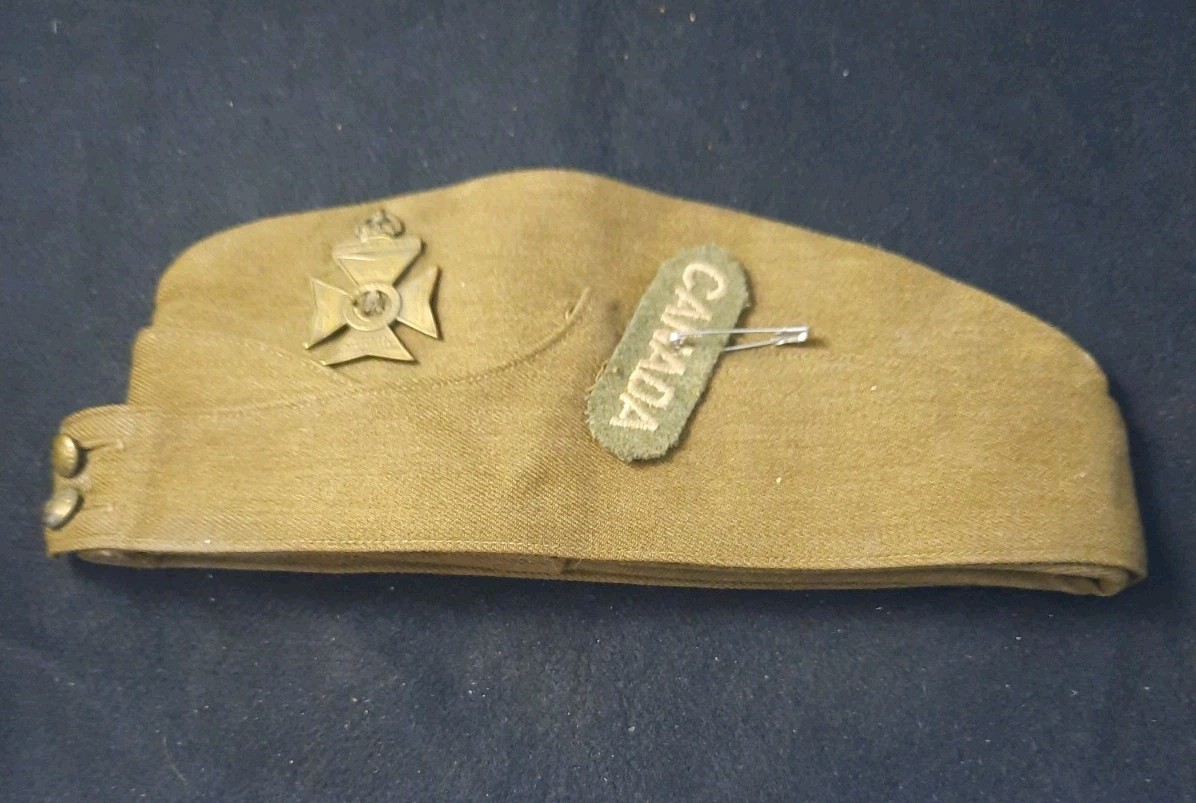 Ww2 Canadian Army Wedge Cap Kings Own Rifles Of Canada K.O.R.C Badge 