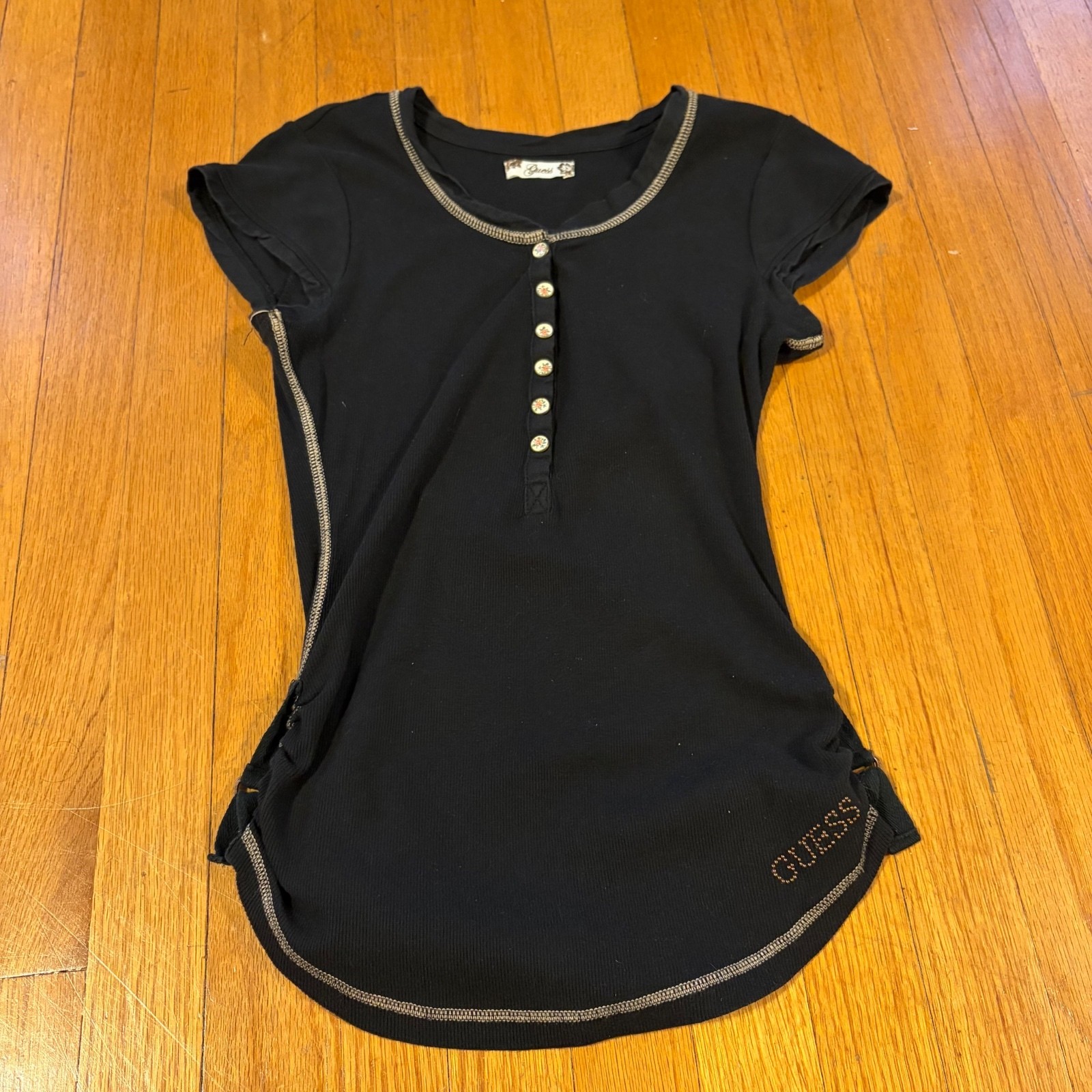 Vintage Y2K GUESS fitted Henley top with floral buttons Vintage Y2K GUESS fitted Henley top with floral buttons