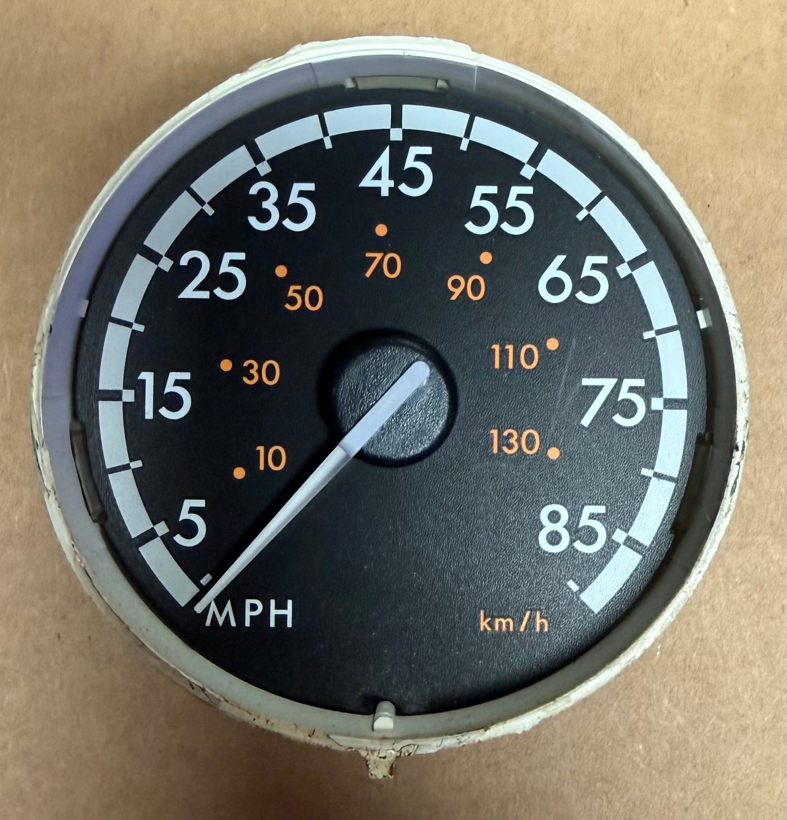 FREIGHTLINER Speedometer Gauge A22-63125-001 [broken face]