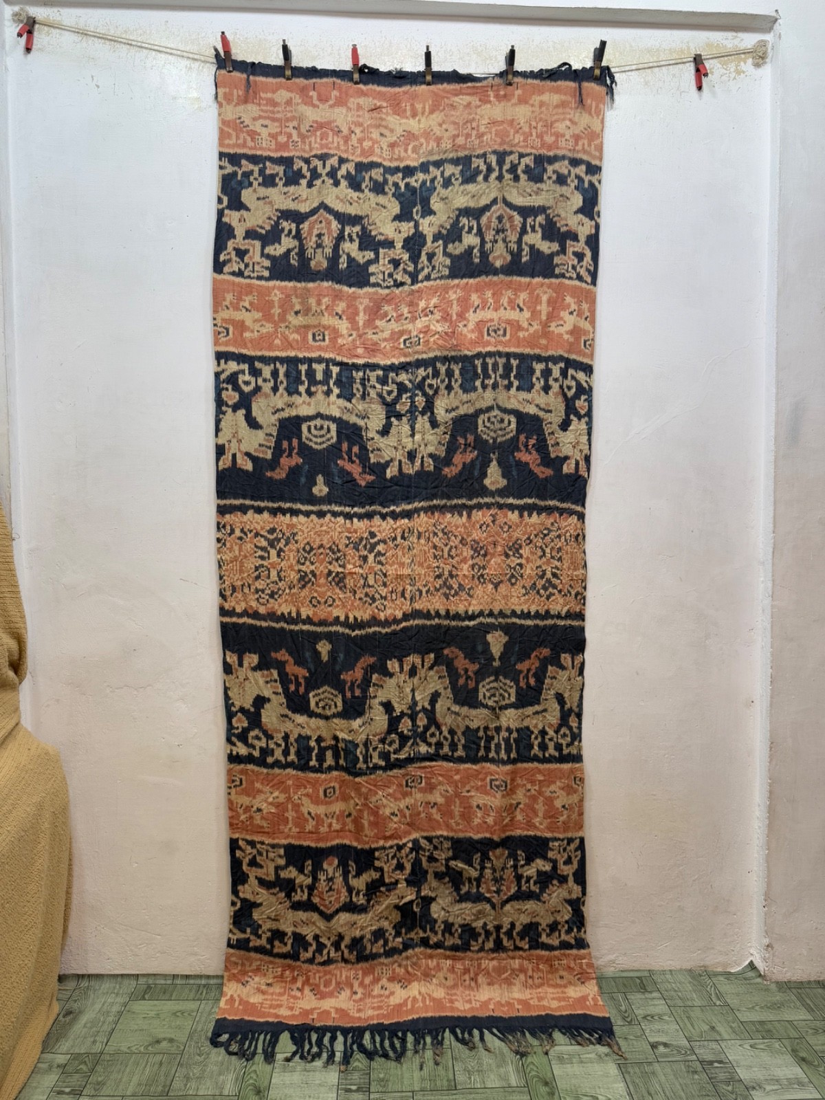 Vintage Beautiful Indonesian Ikat Technique Textile Cloth 227x90 Cm Vintage Beautiful Indonesian Ikat Technique Textile Cloth 227x90 Cm