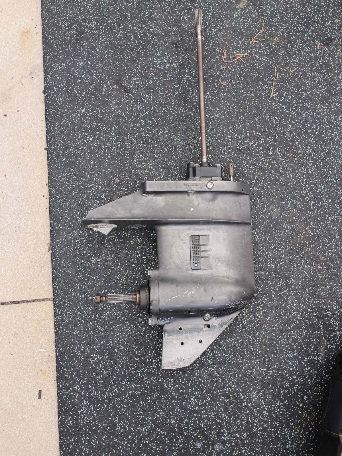 Tohatsu 30hp Nissan Lower Unit 2 Two Stroke 2 Cylinder Short Shaft Works M30A Tohatsu 30hp Nissan Lower Unit 2 Two Stroke 2 Cylinder Short Shaft Works M30A