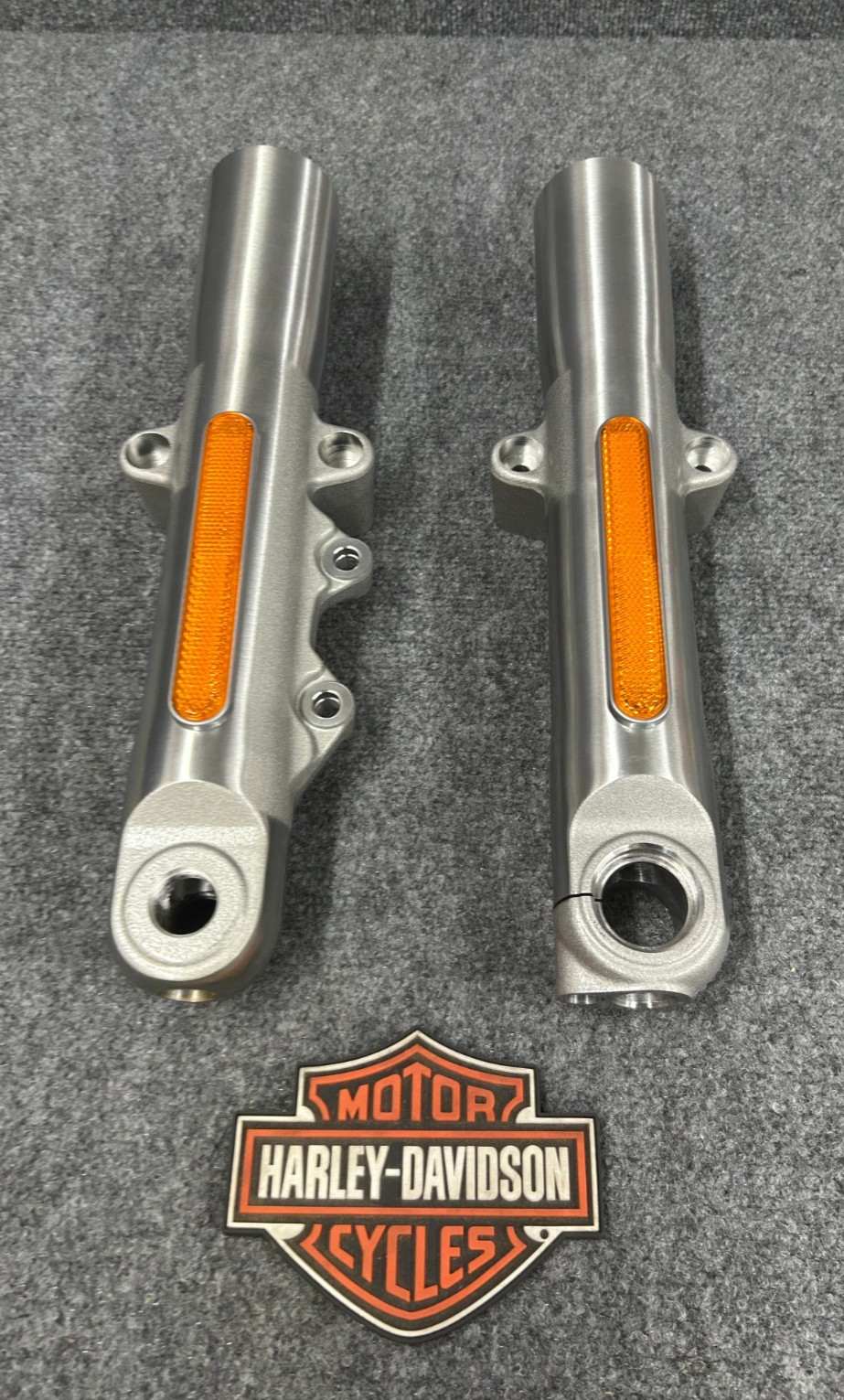 OEM HARLEY-DAVIDSON 2018-26 Fat Boy Front Lower Fork Sliders 45400183/45400184
