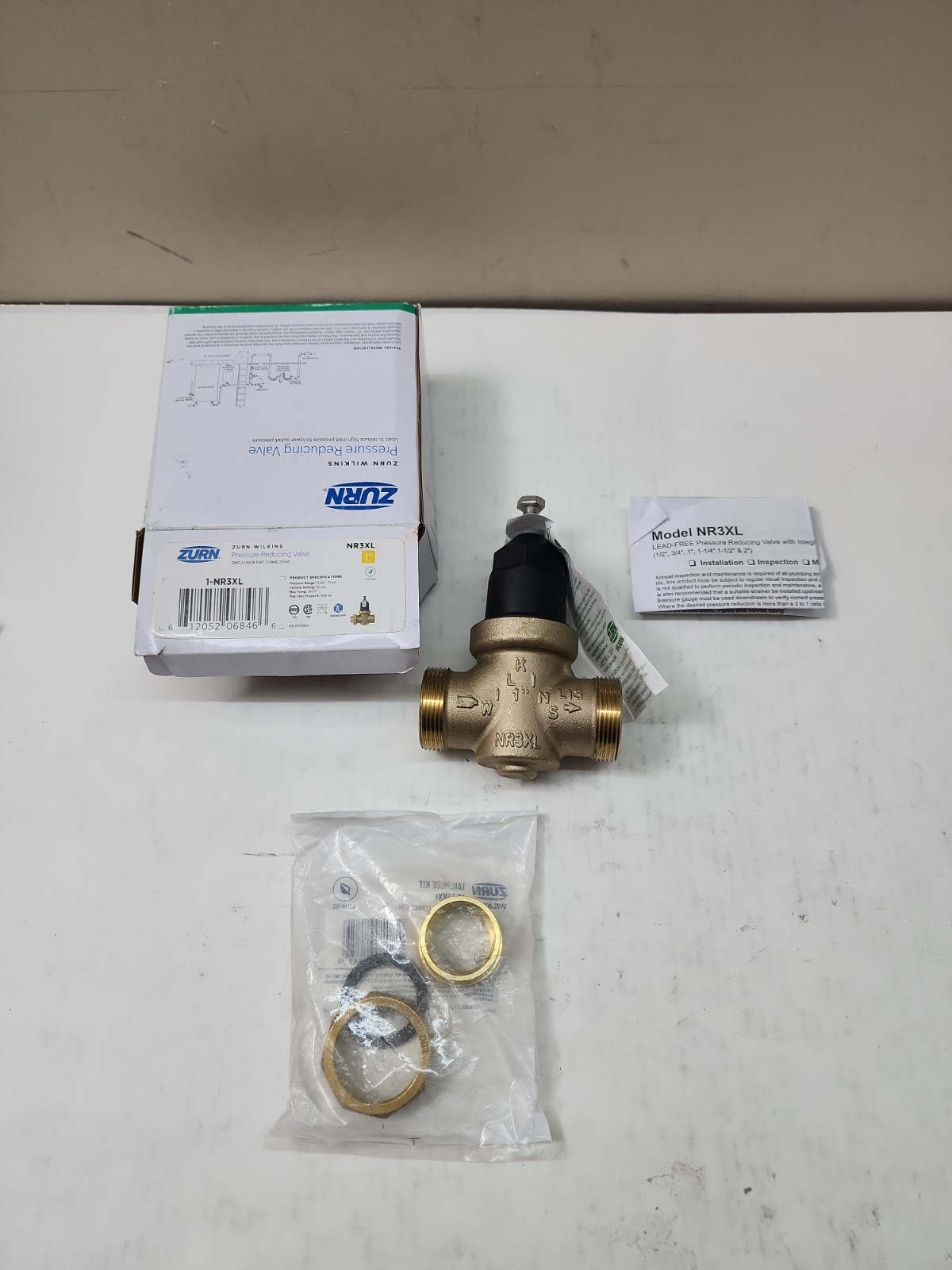 Zurn Wilkins 1 inch  1-NR3XL  Pressure Reducing Valve With 1 Union ( NEW )