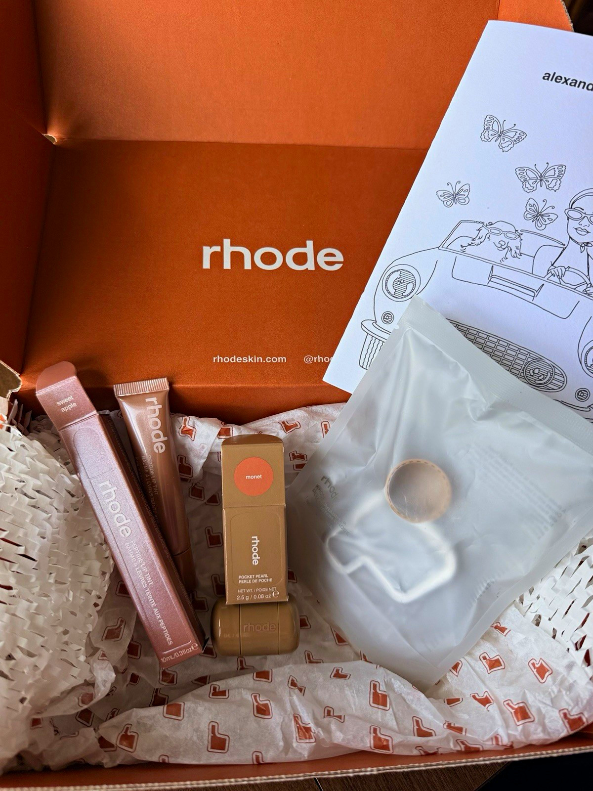 rhode *Sold Out* Sweet Apple + Mini Pocket Blush + Carabiner and coloring book rhode *Sold Out* Sweet Apple + Mini Pocket Blush + Carabiner and coloring book