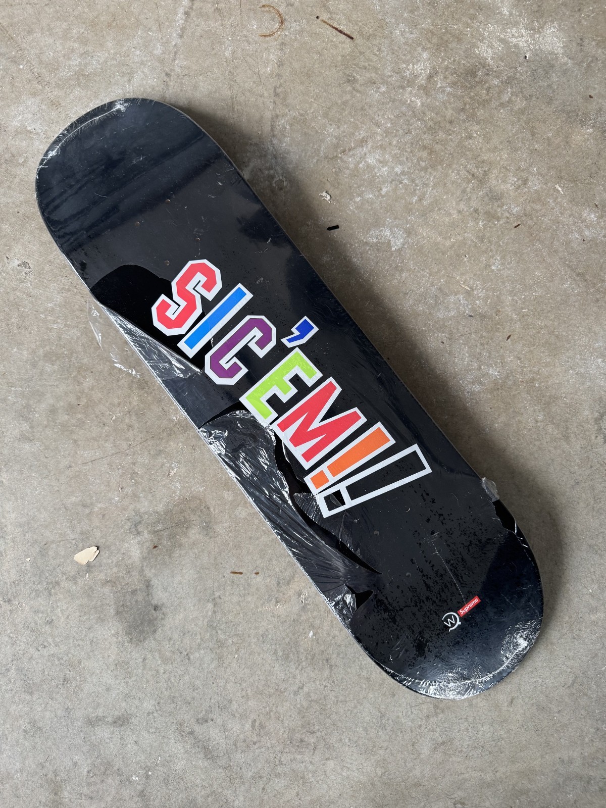 Supreme WTAPS SIC\' EM Logo Skateboard Deck Black New Supreme WTAPS SIC\' EM Logo Skateboard Deck Black New
