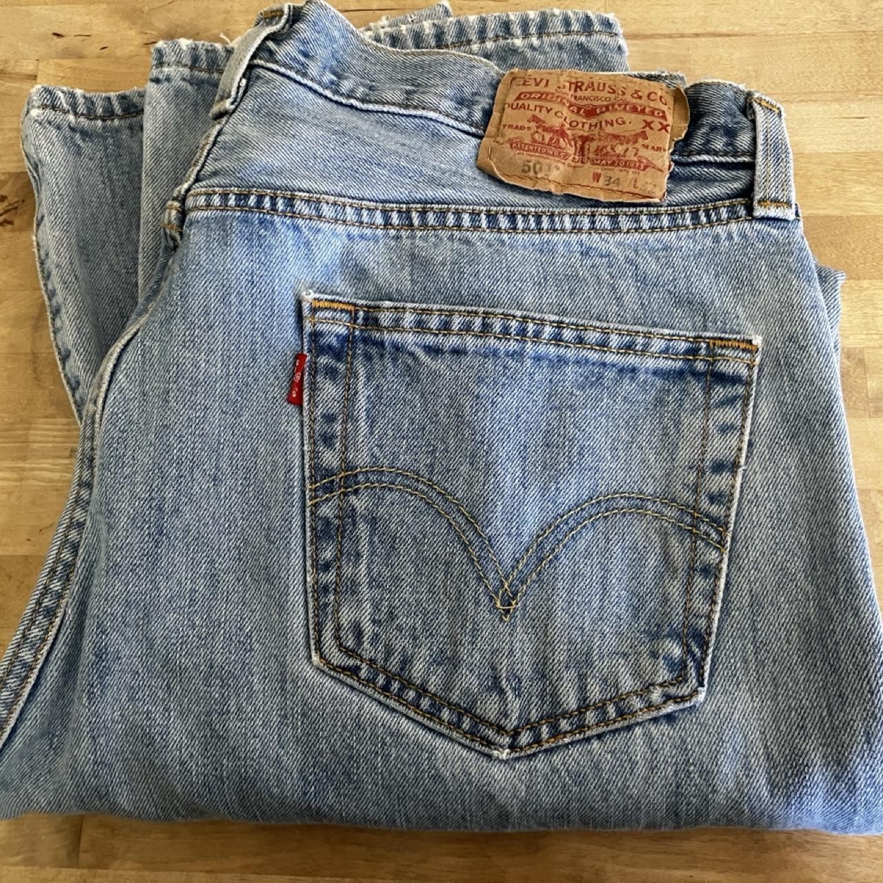 Blue Levi\'s Jeans 34\