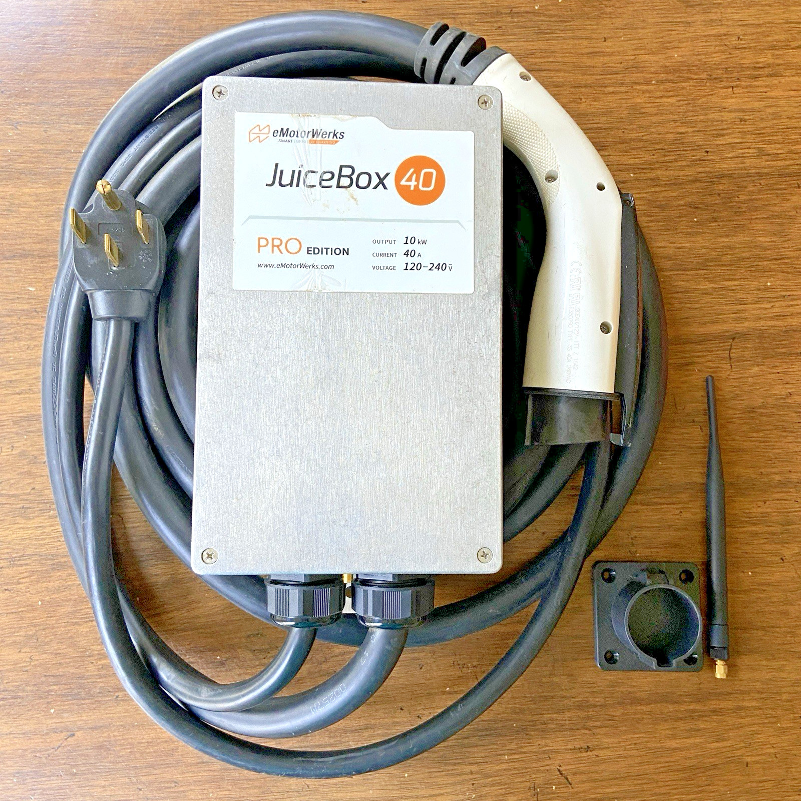 EV Charging Station Electric Vehicle Charger JuiceBox level 2 32 Amp NEMA 14-50