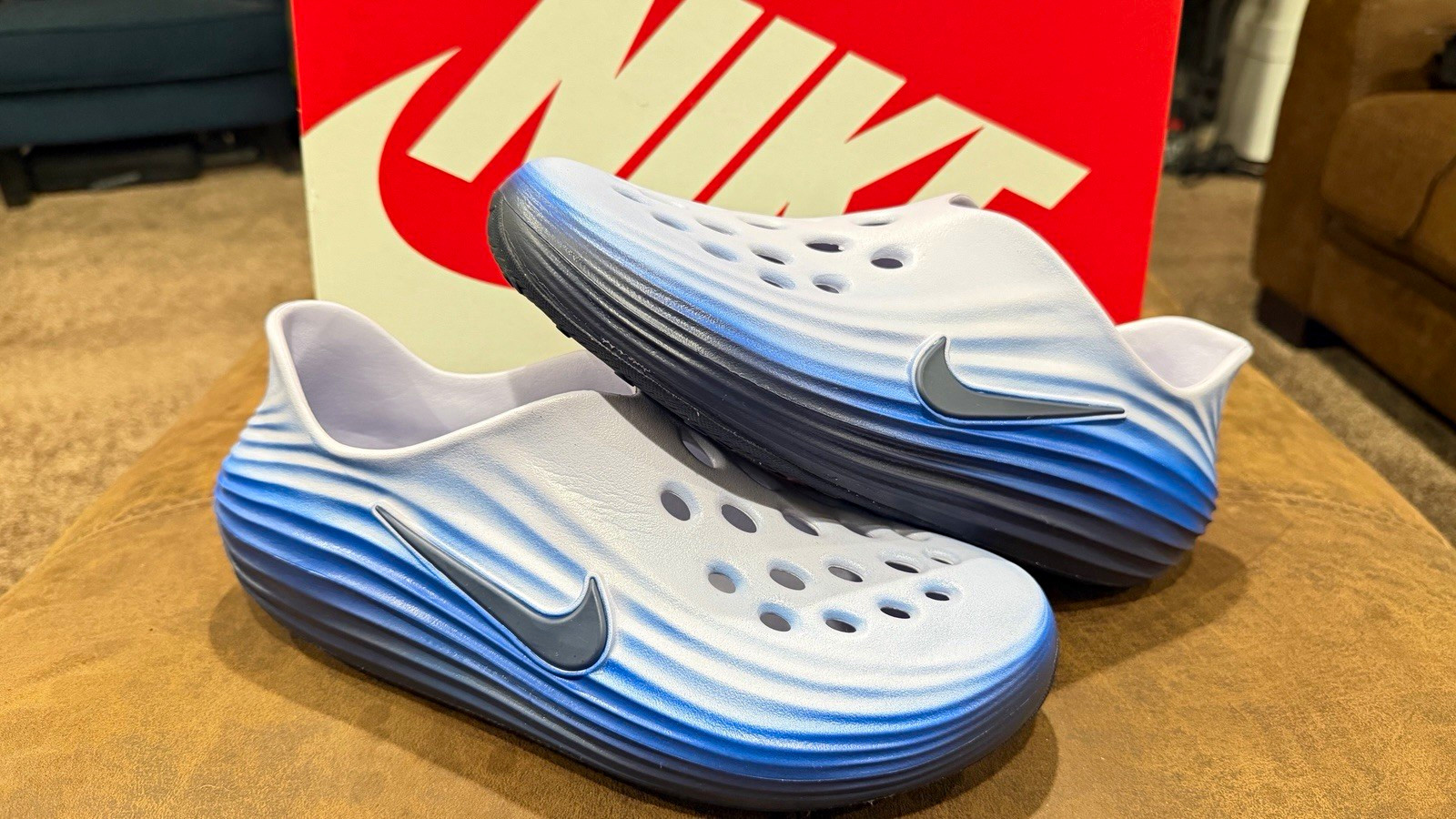 Nike ReactX Rejuven8 Mens Shoes  White Navy Blue fade