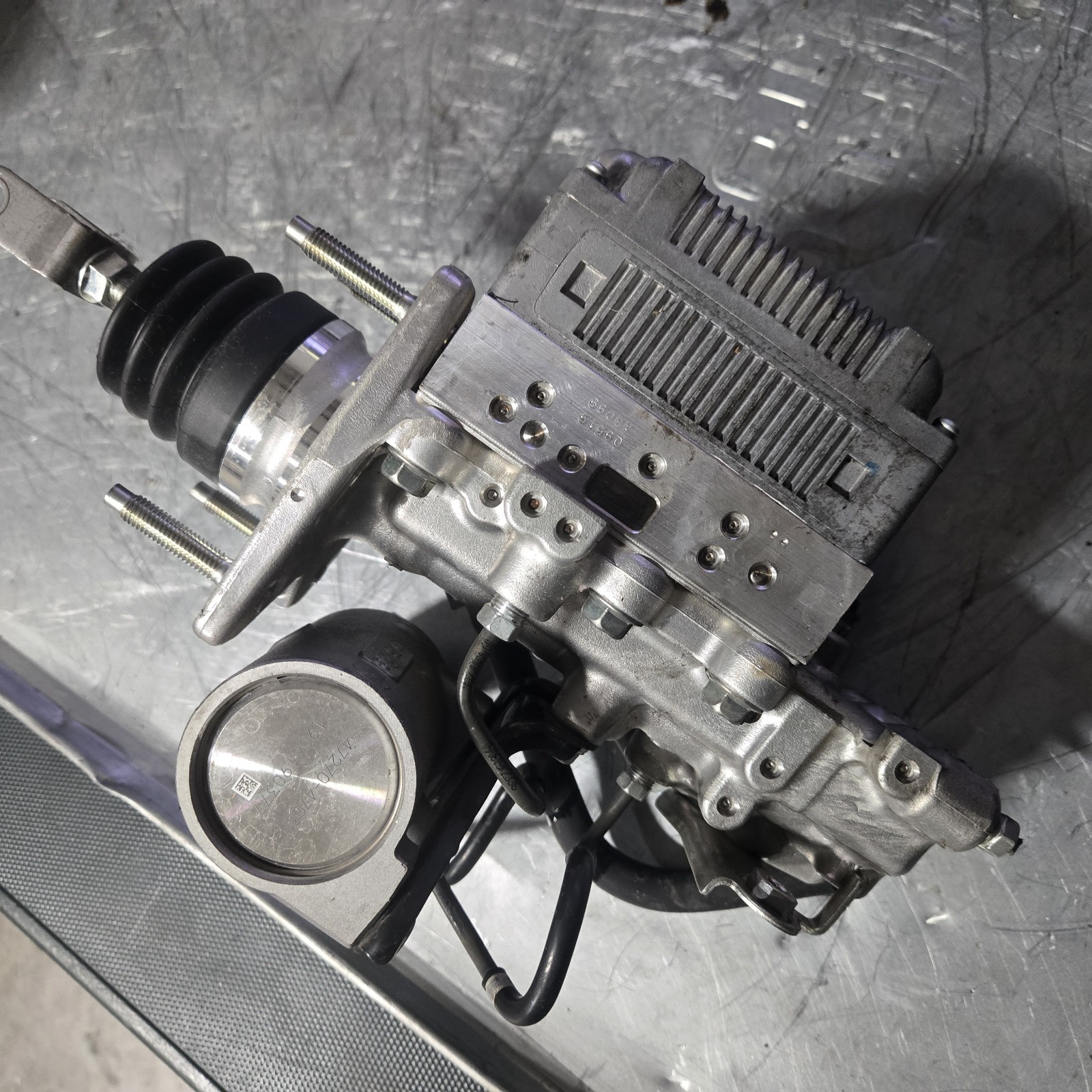10-15 Toyota Prius ABS Anti Lock Brake Booster Pump Actuat OEM 47210-47140 Used 10-15 Toyota Prius ABS Anti Lock Brake Booster Pump Actuat OEM 47210-47140 Used