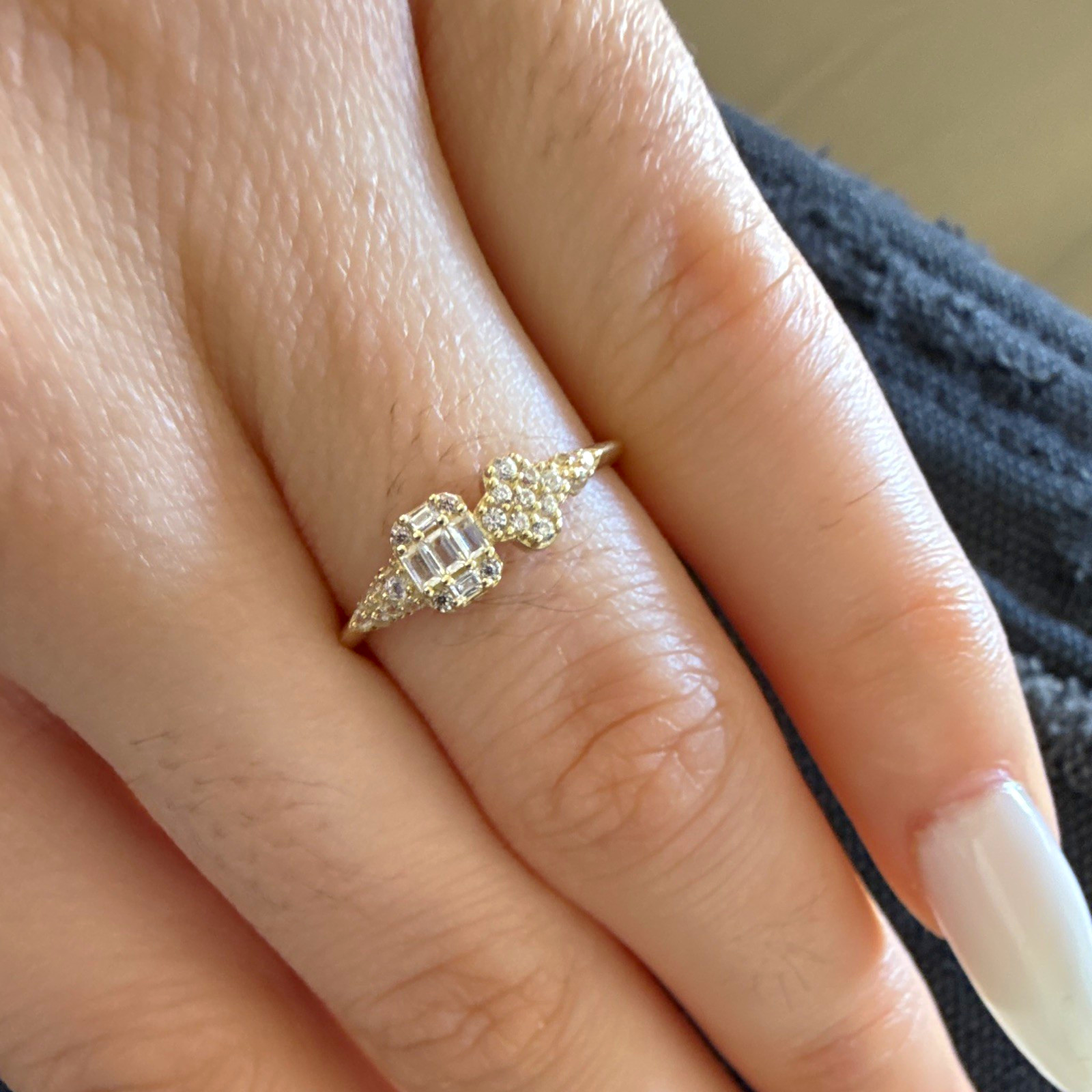 💛✨ Anillo de Oro 10K – Talla 6 ✨💍 Hermoso anillo de oro 10k de zirconia