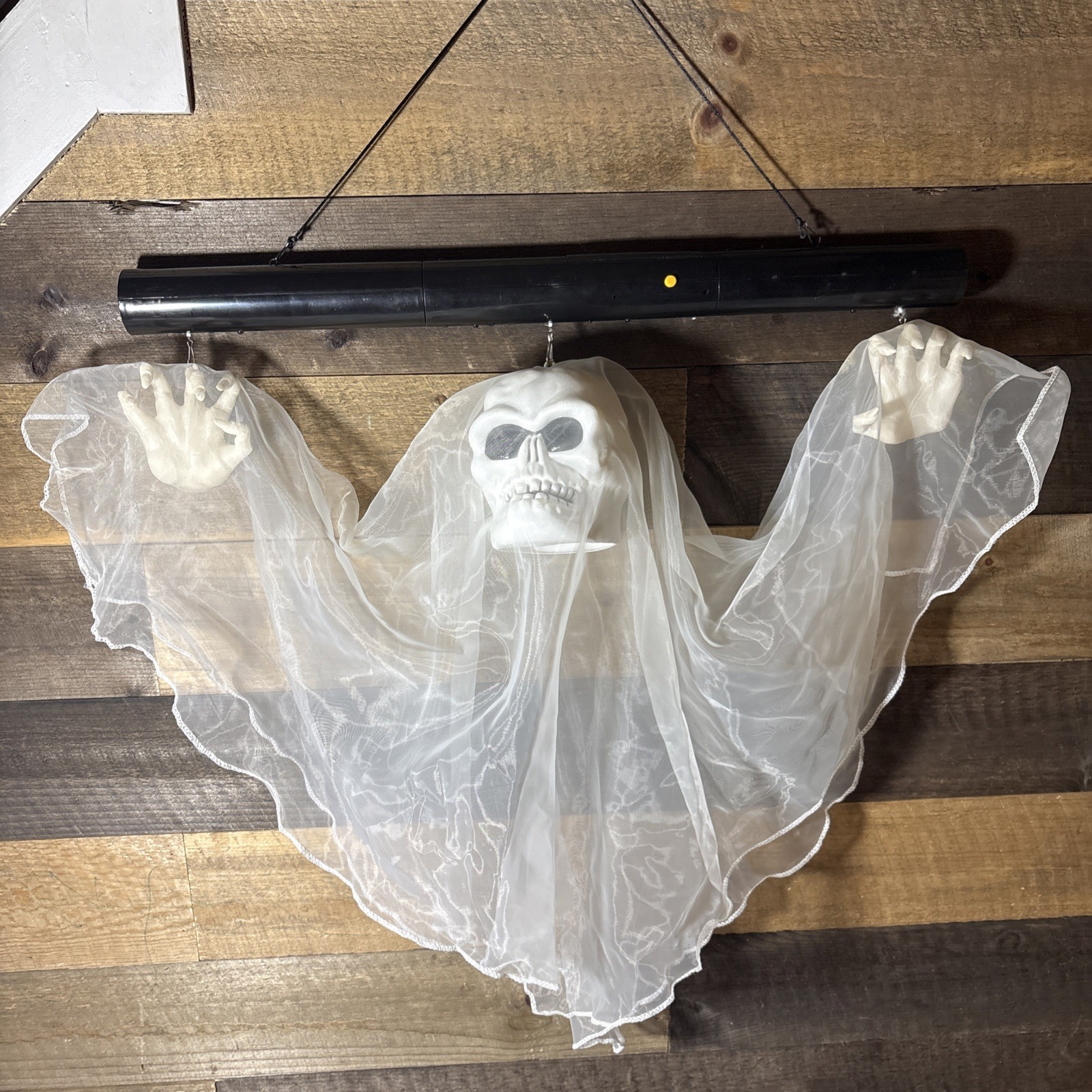 Gemmy 2005 Floating Ghost Animated Halloween Prop Working