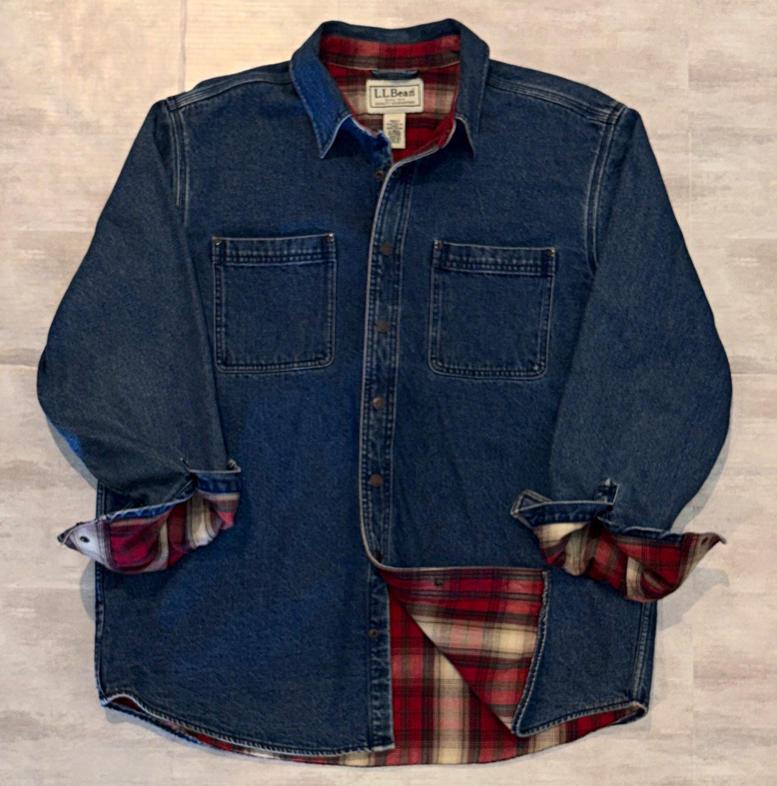 L.L.Bean Men\'s L Blue Red Plaid Denim Cotton Long Sleeve Button-Up Pockets L.L.Bean Men\'s L Blue Red Plaid Denim Cotton Long Sleeve Button-Up Pockets