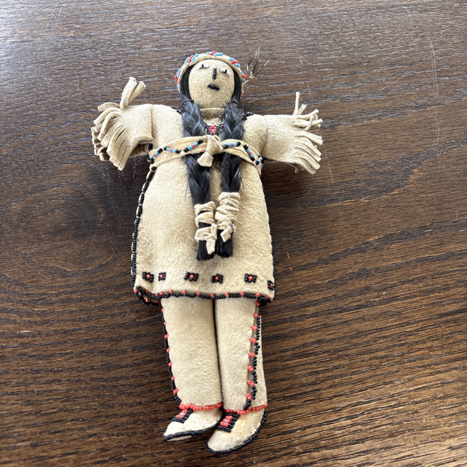 VINTAGE LAKOTA / DAKOTA INDIAN Seed BEADED DOLL - TANNED HIDE Handmade VINTAGE LAKOTA / DAKOTA INDIAN Seed BEADED DOLL - TANNED HIDE Handmade