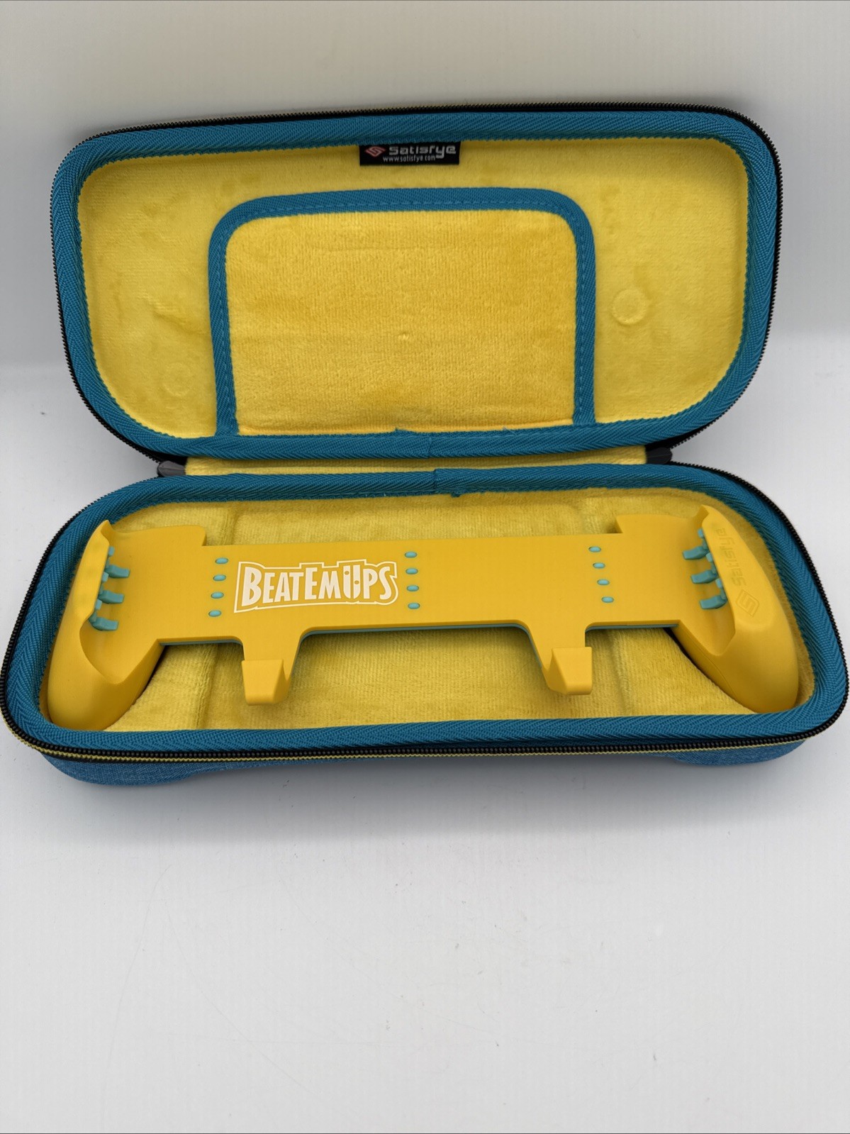 Satisfye ZenGrip 2 BeatEmUps Grip with Hard Shell Case Nintendo Switch 2 Satisfye ZenGrip 2 BeatEmUps Grip with Hard Shell Case Nintendo Switch 2