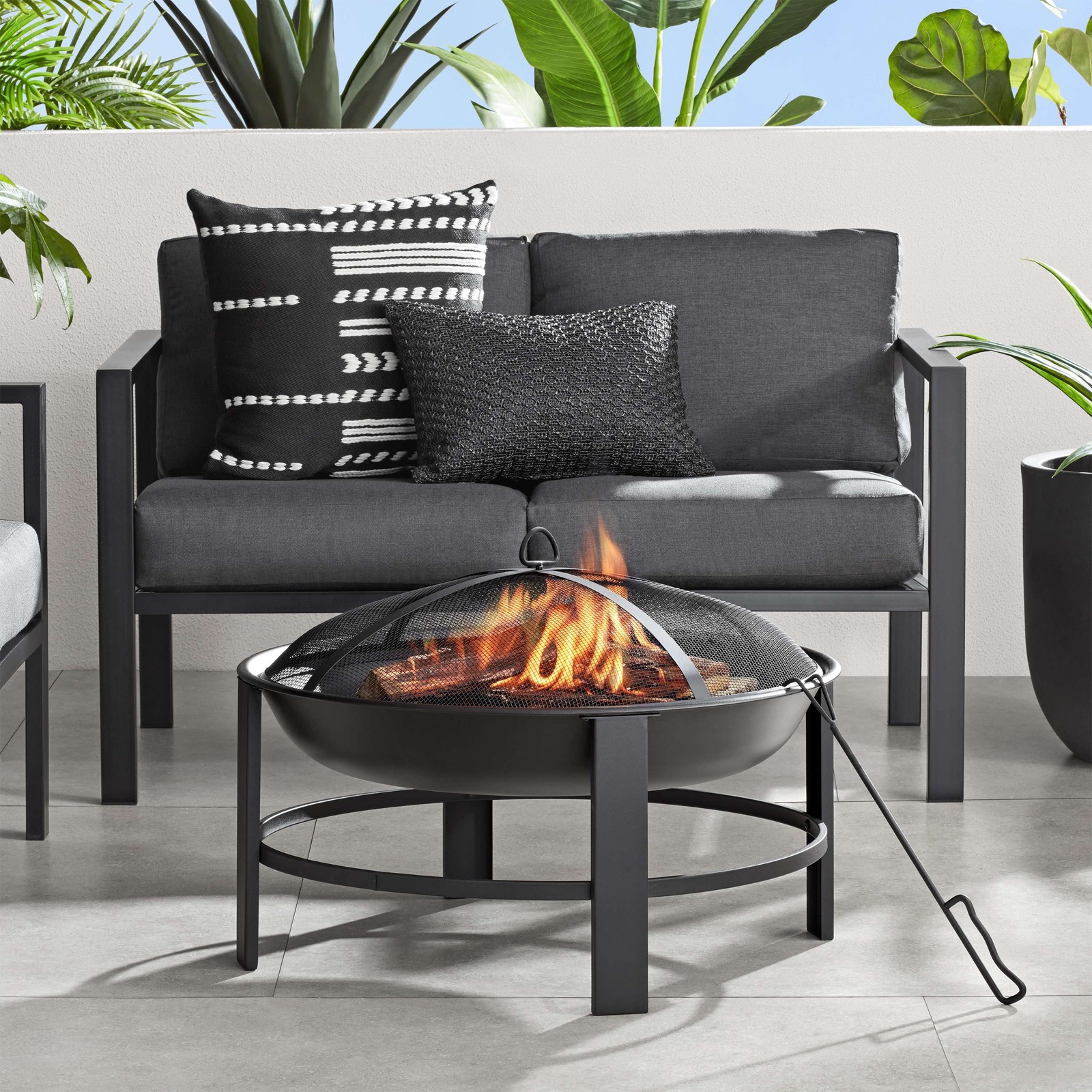 28-Inch Round Steel Wood-Burning Fire Pit with PVC Cover