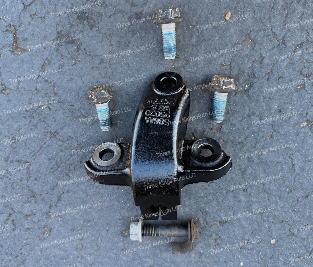 2002-2007 JEEP LIBERTY REAR AXLE UPPER CONTROL ARM BALL STUD MOUNT BRACKET OEM