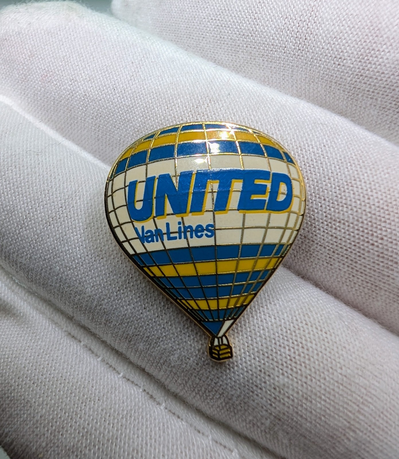 Vintage United Van Lines Moving Company Hot Air Balloon Logo Enamel Lapel Pin