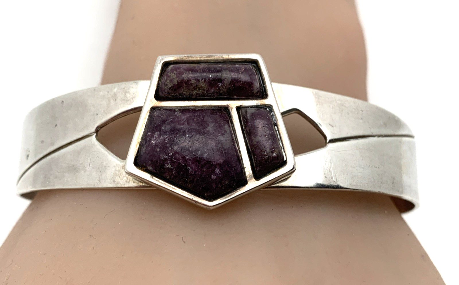 Designer DTR Jay King Purple Gemstone Cuff Bracelet Sz 7.25 Modernist Abstract