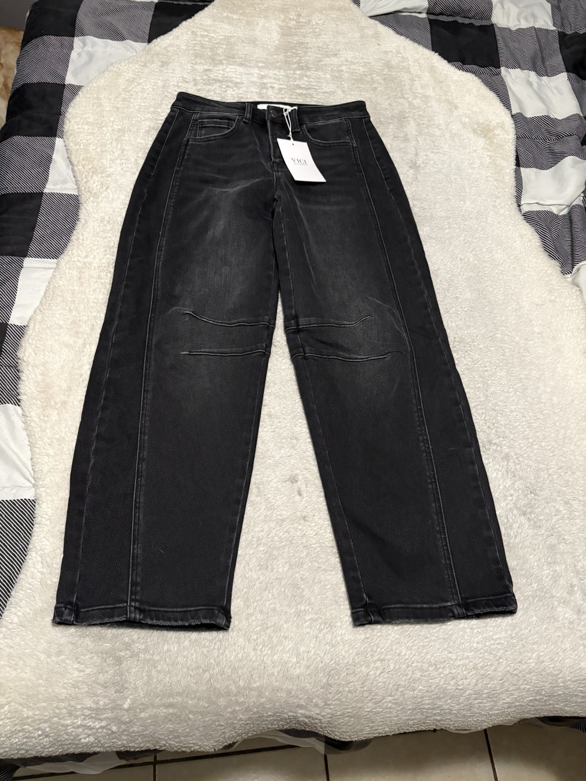 Vici Los Angeles Free Cove Women’s Black Barrel Leg Jeans Size 27 Pants