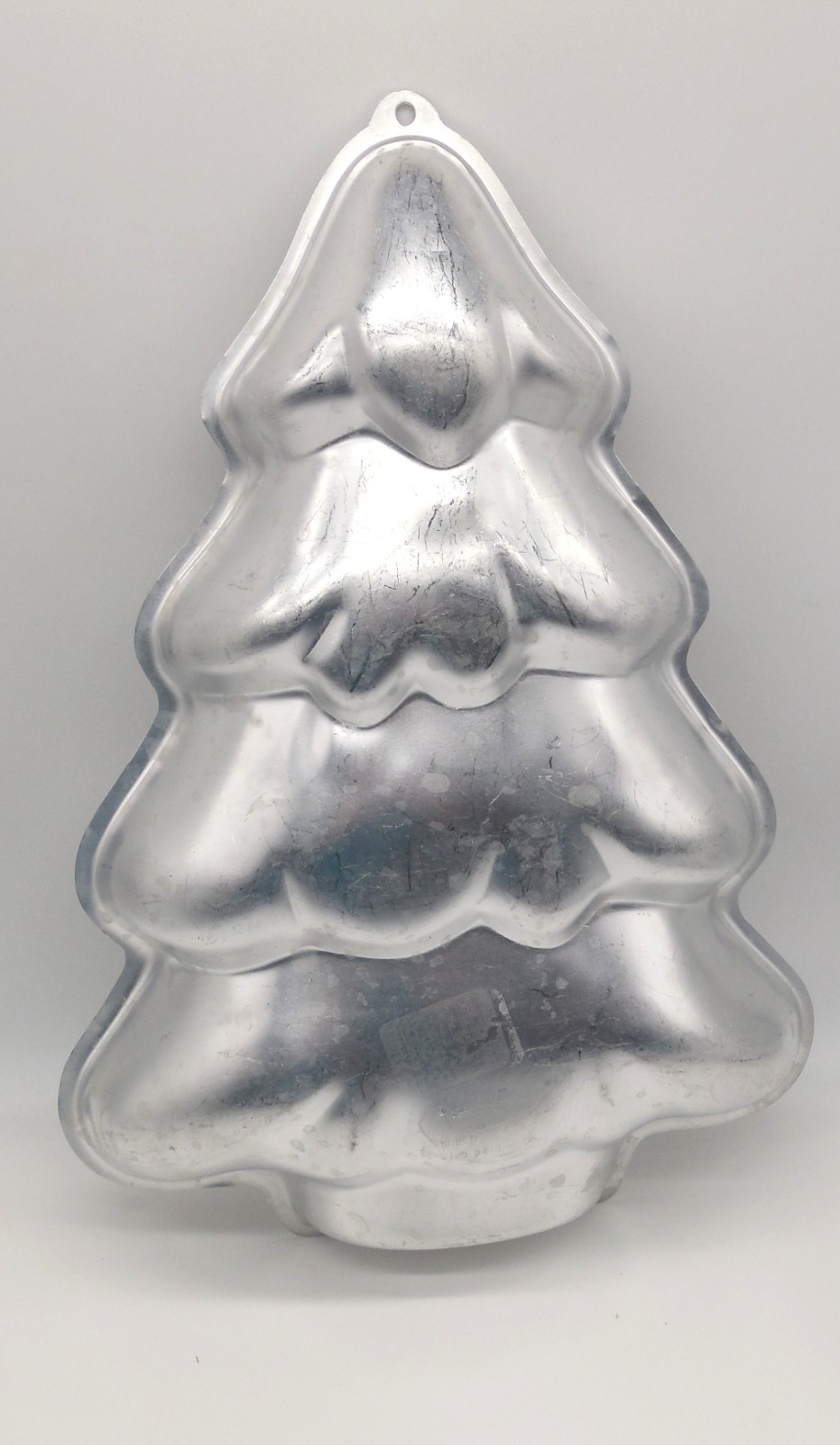 Vintage 1986 Wilton Christmas Tree Cake Pan 2105-9410 Aluminum 14 Inch Vintage 1986 Wilton Christmas Tree Cake Pan 2105-9410 Aluminum 14 Inch