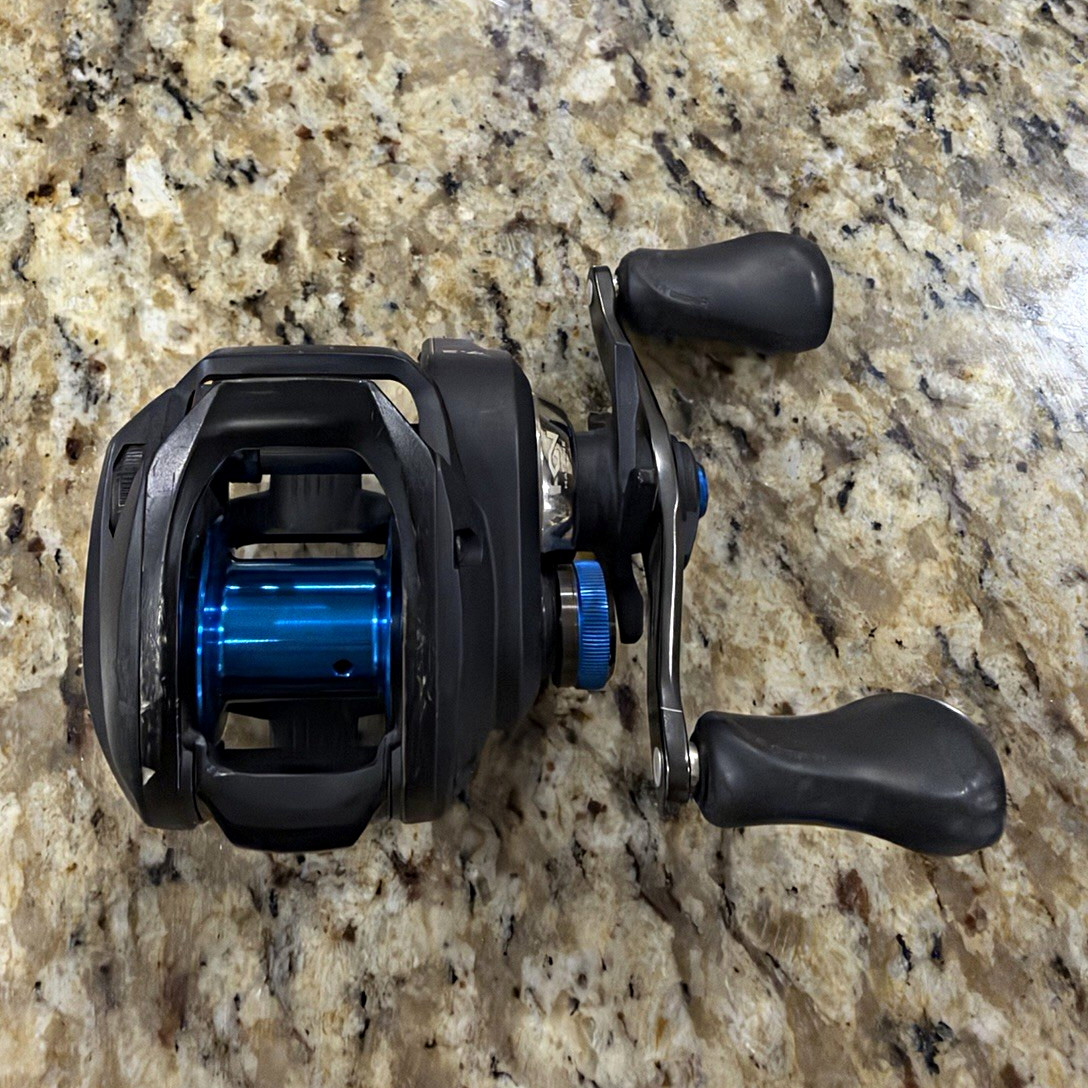 Shimano SLX DC 150HG 150 Right-Hand Baitcast Reel 7.2:1 Star Drag Black/Blue Shimano SLX DC 150HG 150 Right-Hand Baitcast Reel 7.2:1 Star Drag Black/Blue