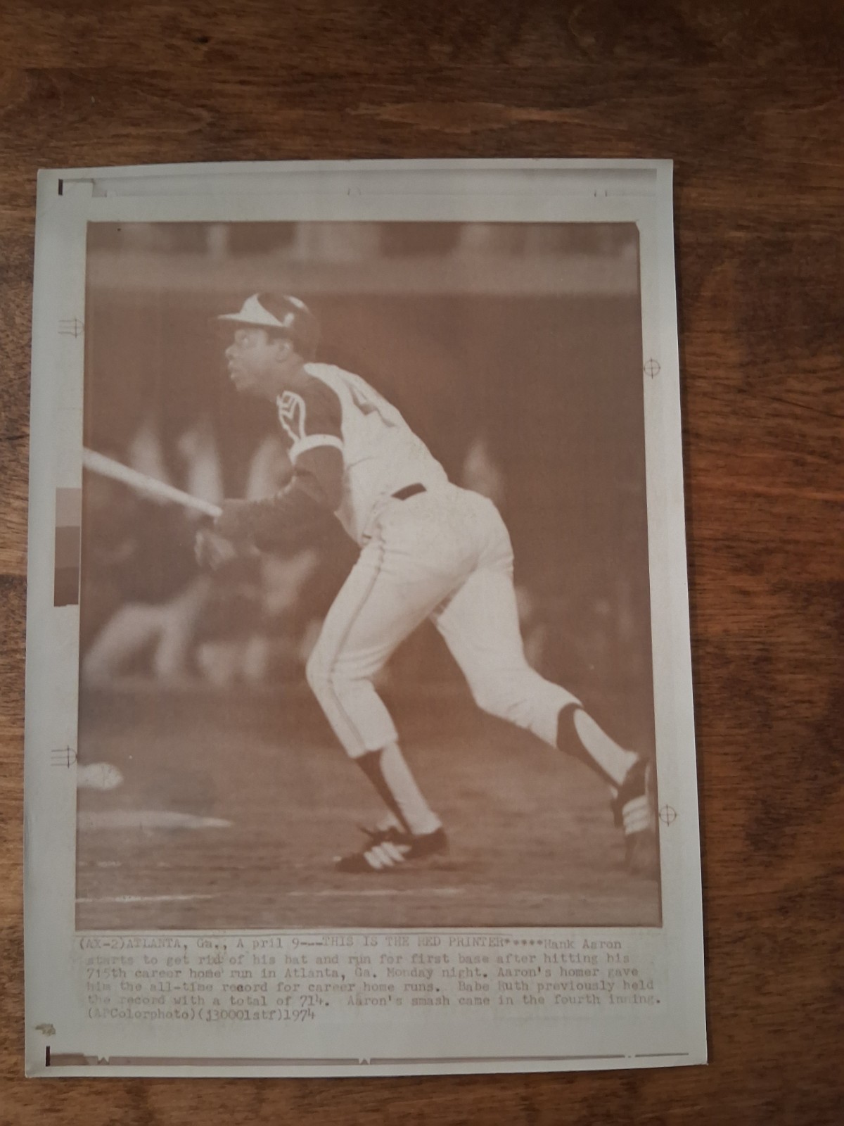 Hank Aaron Hits #715 Passes Babe Ruth April 9, 1974 Original Press Photo Hs1422