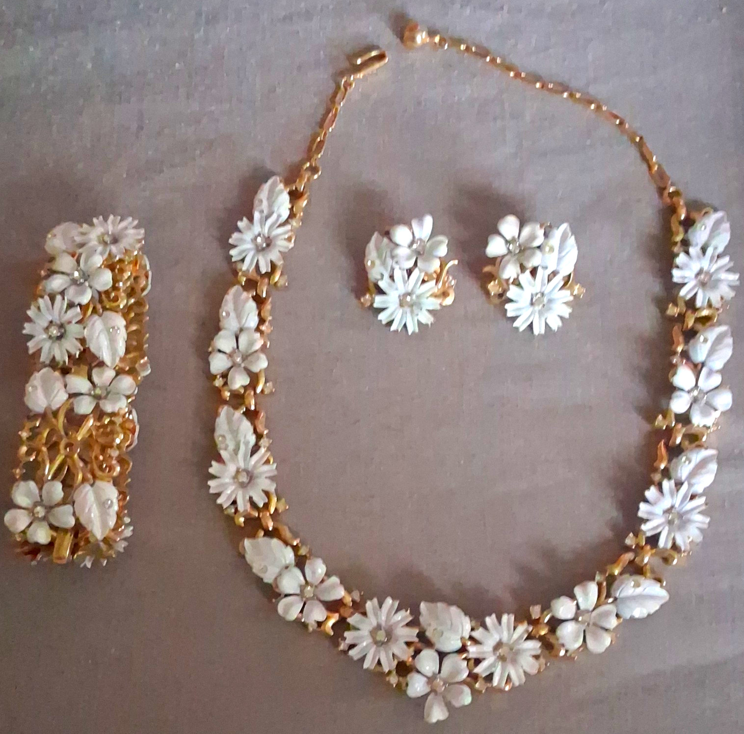 Vintage Signed Trifari Floral Rhinestone Jewelry Set Necklace Earrings Bracelet Vintage Signed Trifari Floral Rhinestone Jewelry Set Necklace Earrings Bracelet