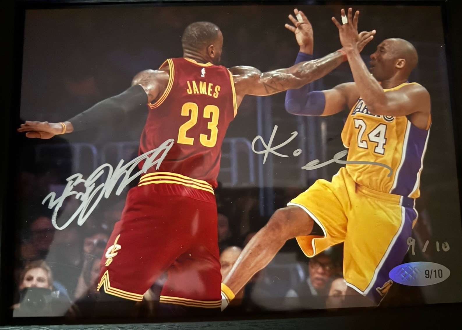 Kobe Bryant & Lebron James Rare Signed Photo 2 NBA Legends COA 9/10🔥