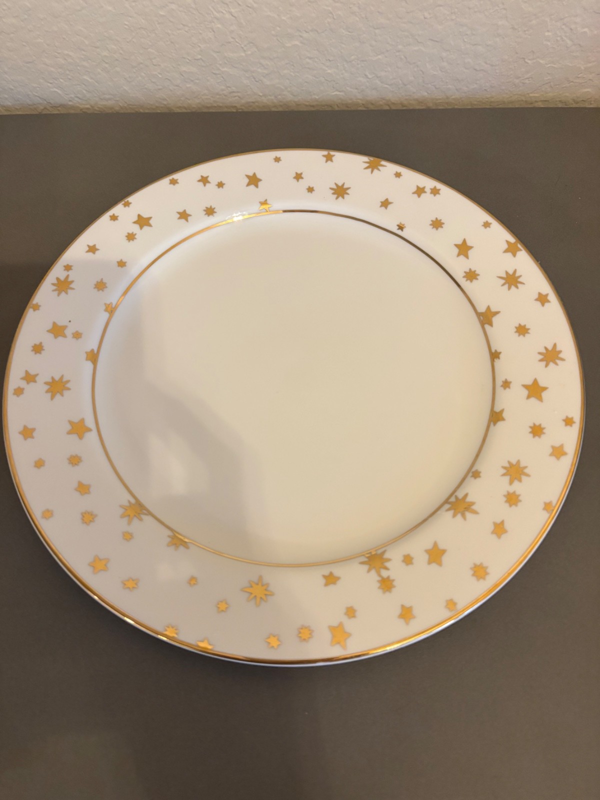 Sakura Galaxy White/14K Gold Star Porcelain Dinner Plates Set of 4 Sakura Galaxy White/14K Gold Star Porcelain Dinner Plates Set of 4